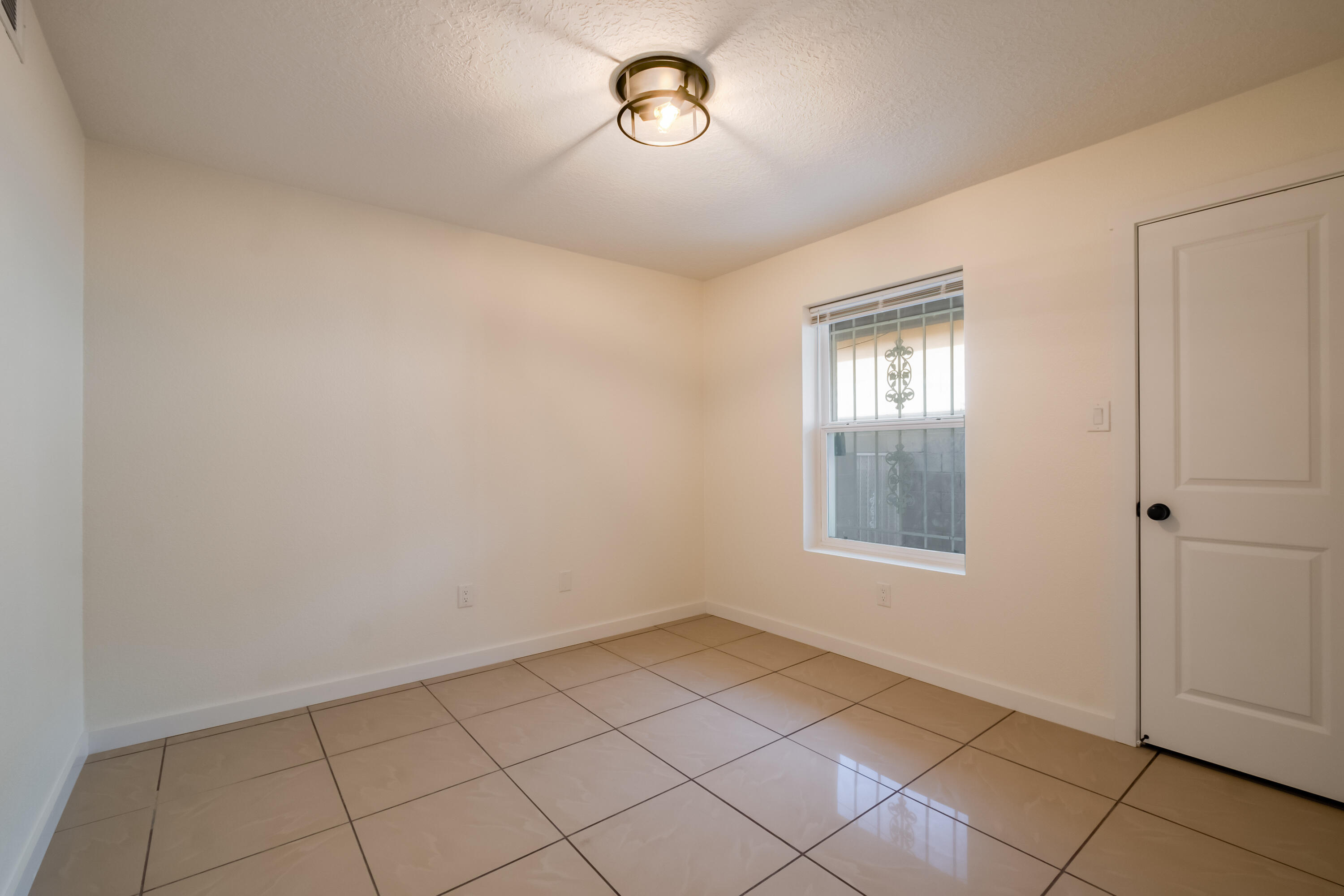 8748 Benavides Road SW