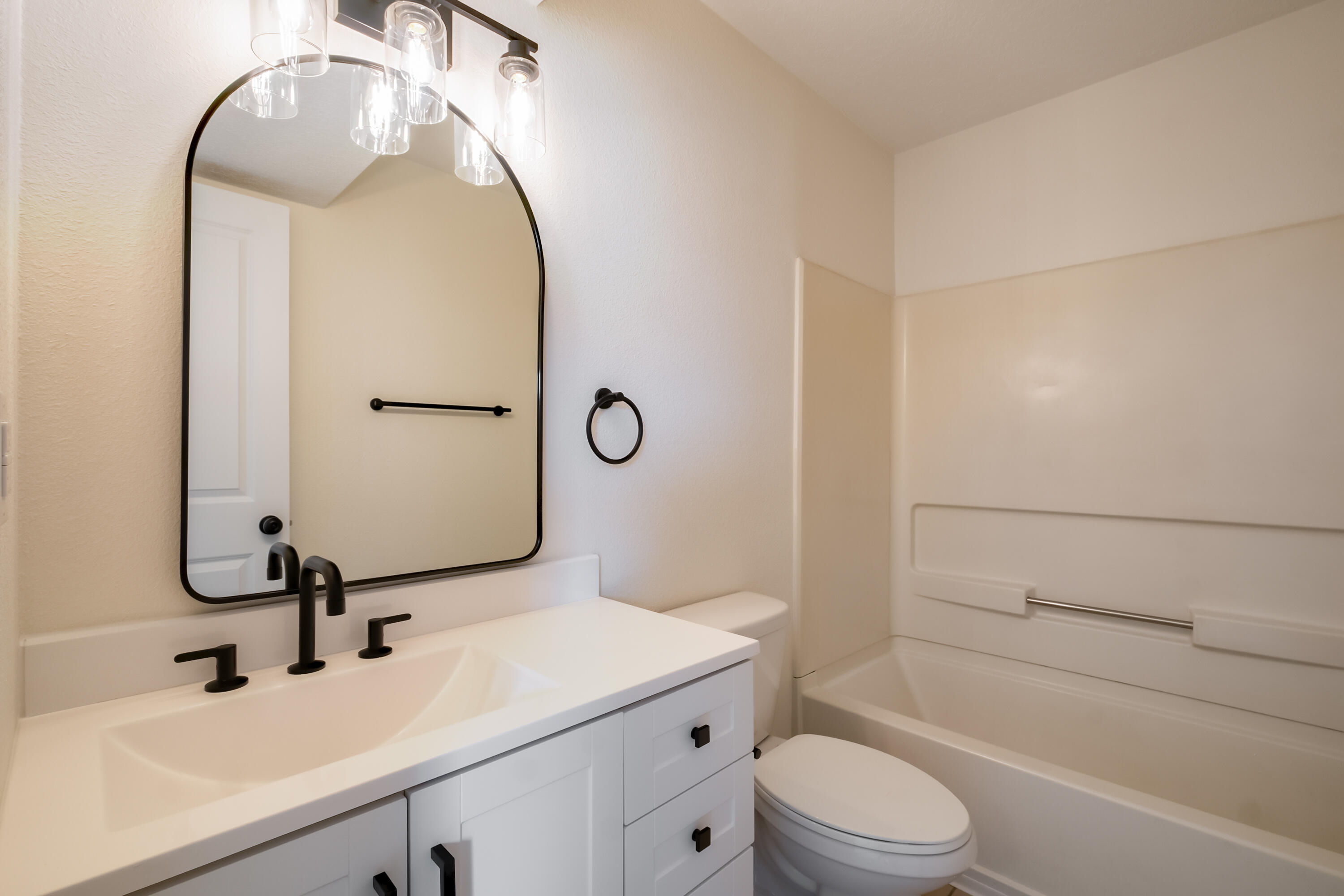 8748 Benavides Road SW