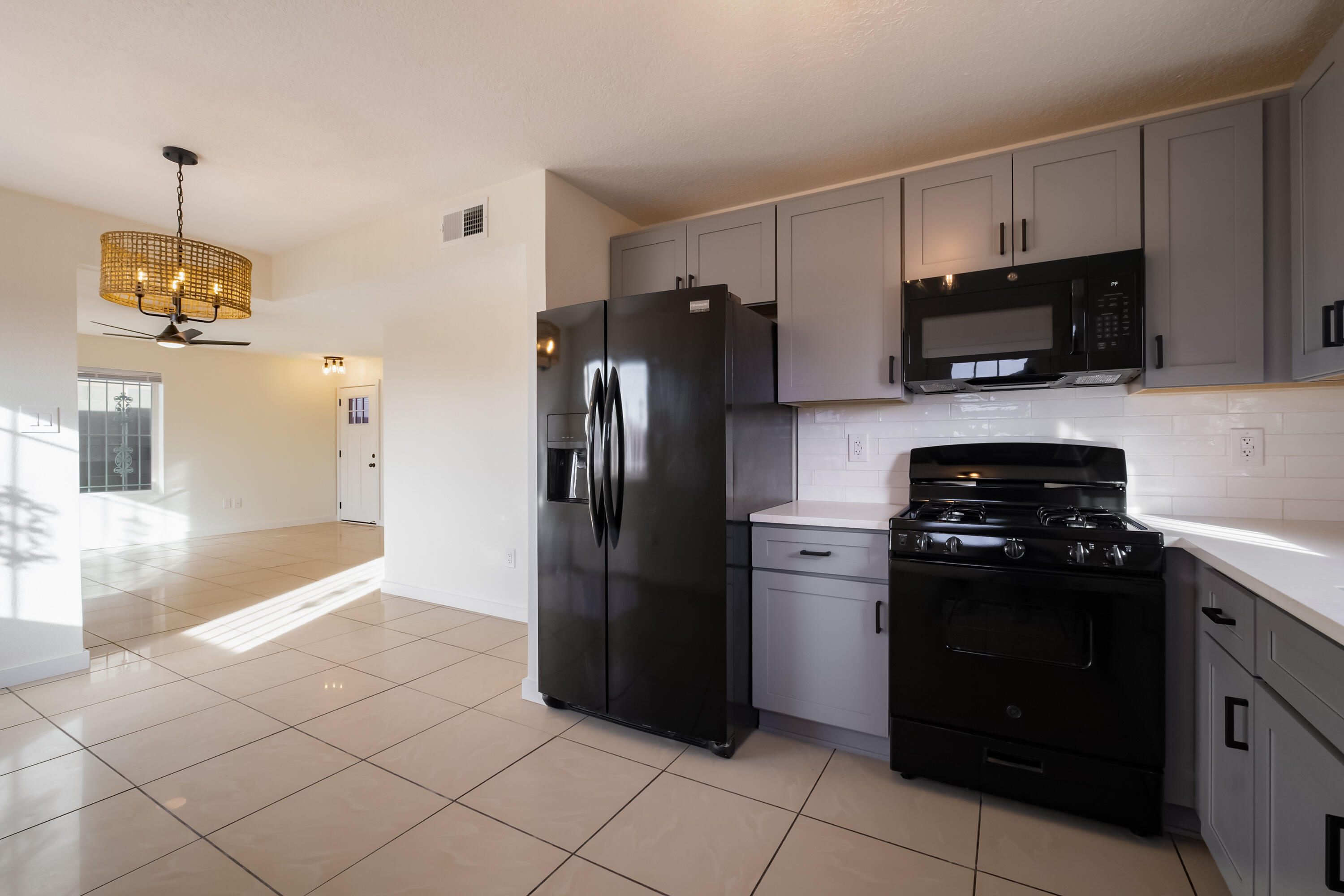 8748 Benavides Road SW