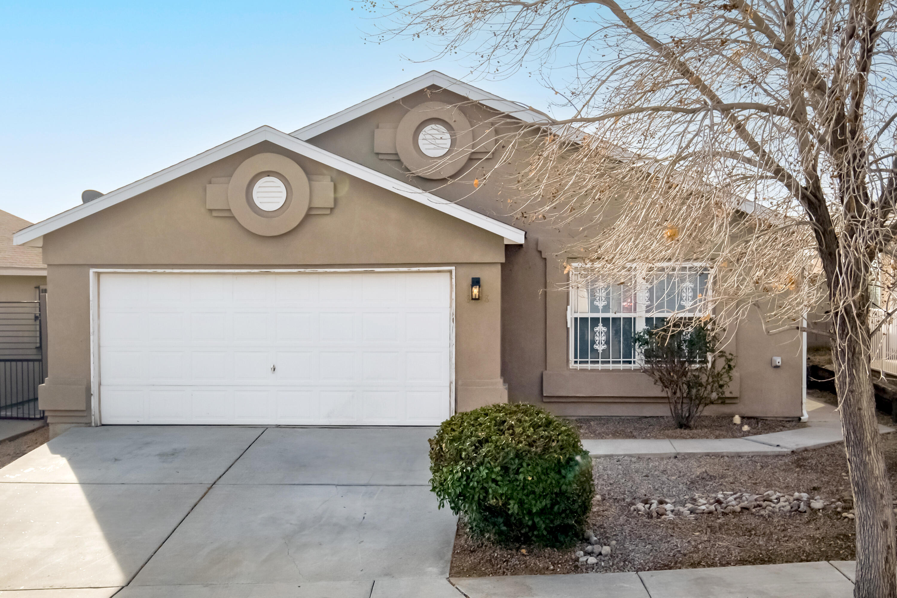 8748 Benavides Road SW