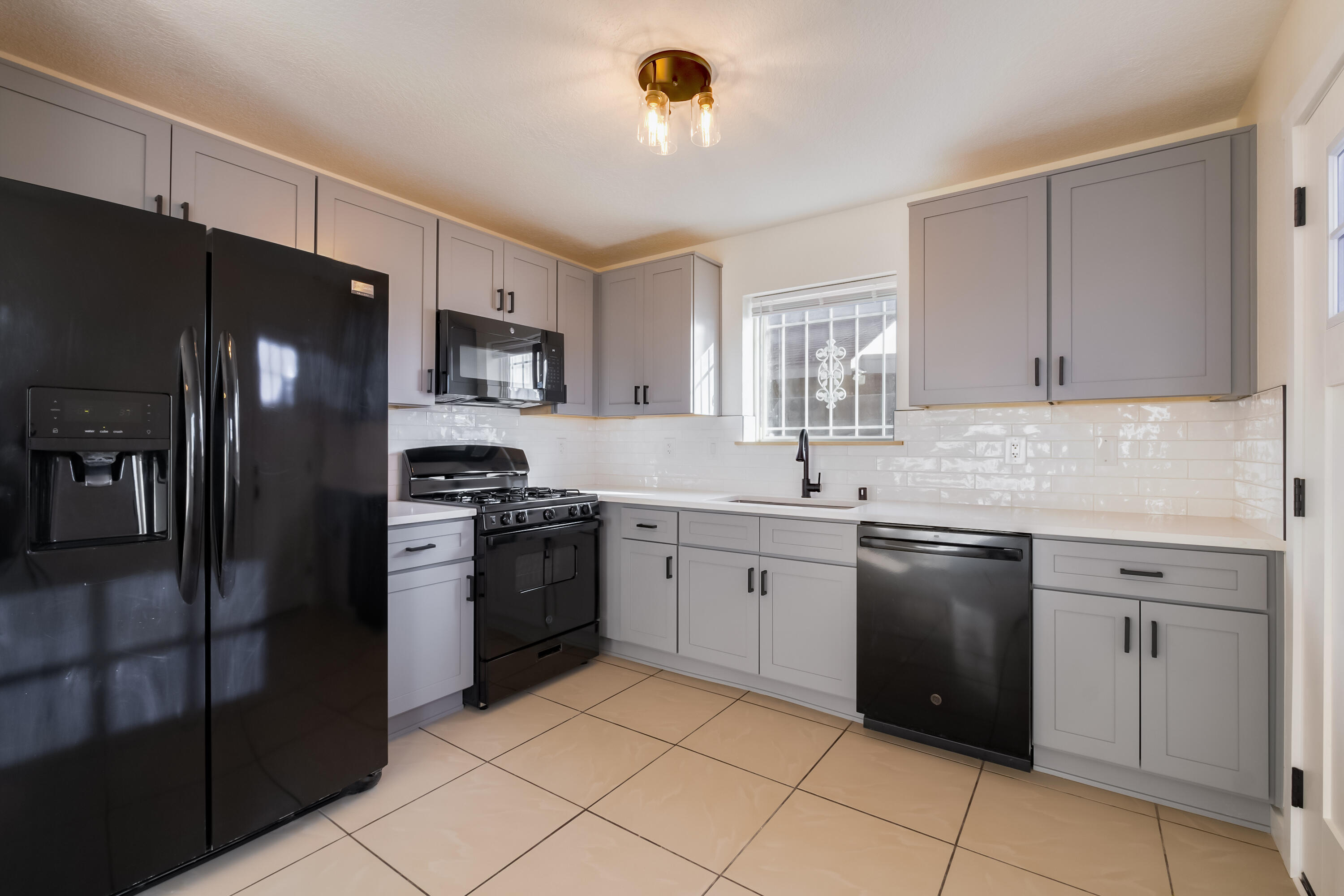 8748 Benavides Road SW