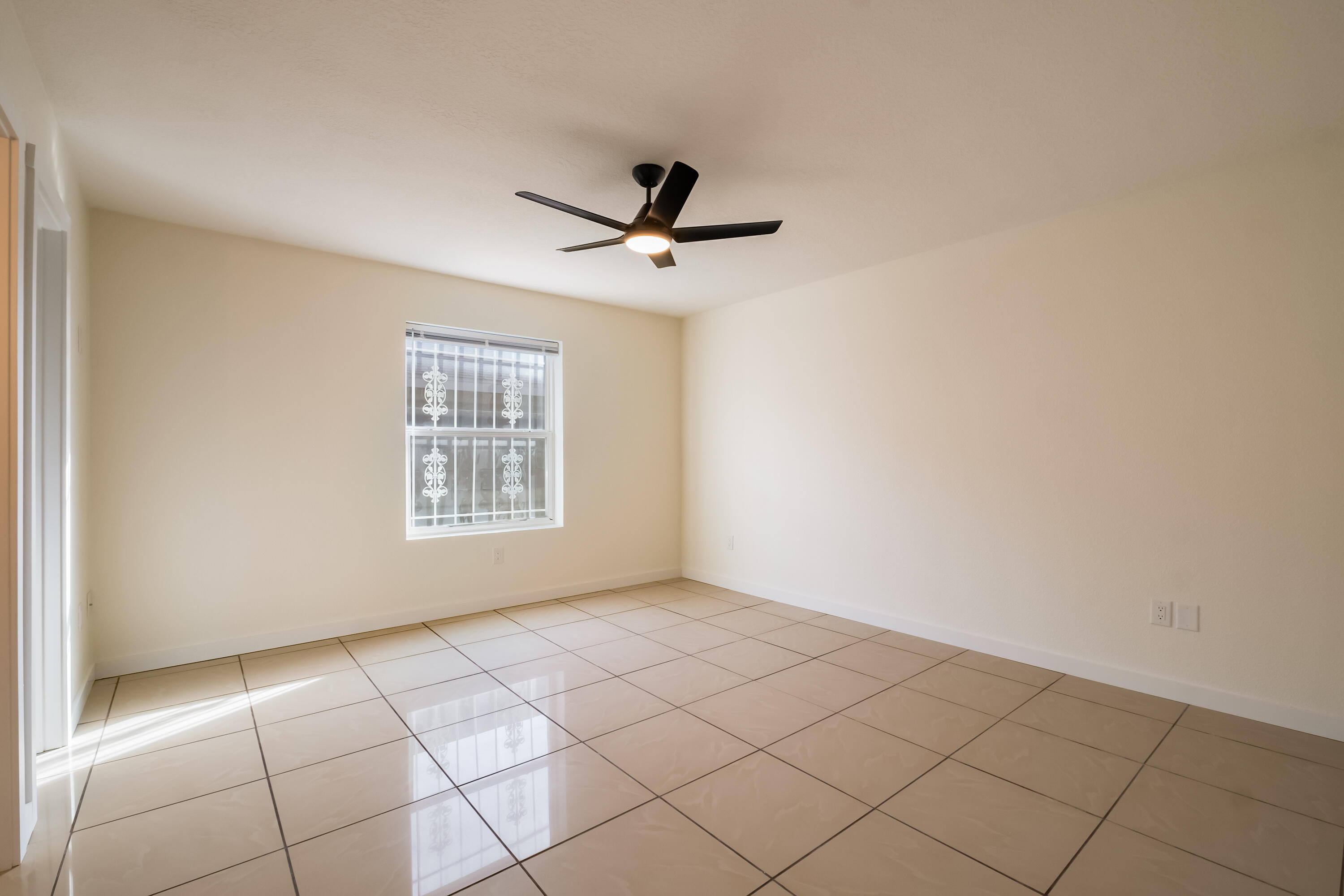 8748 Benavides Road SW