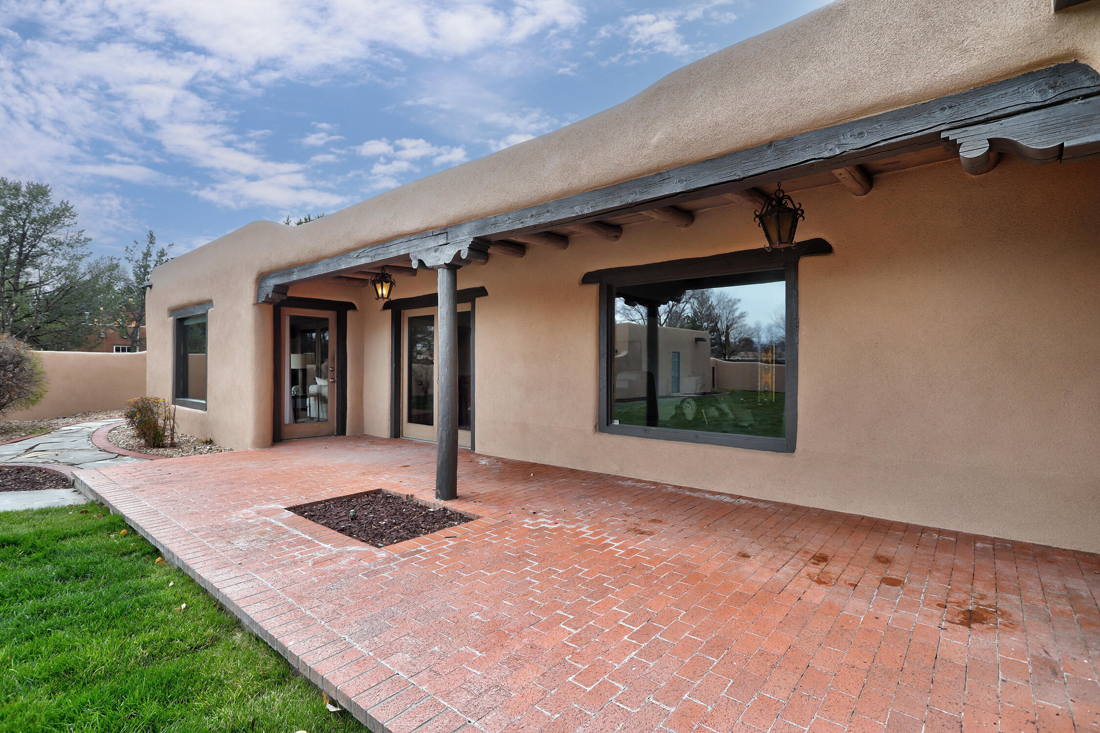 6508 Caballero Parkway NW