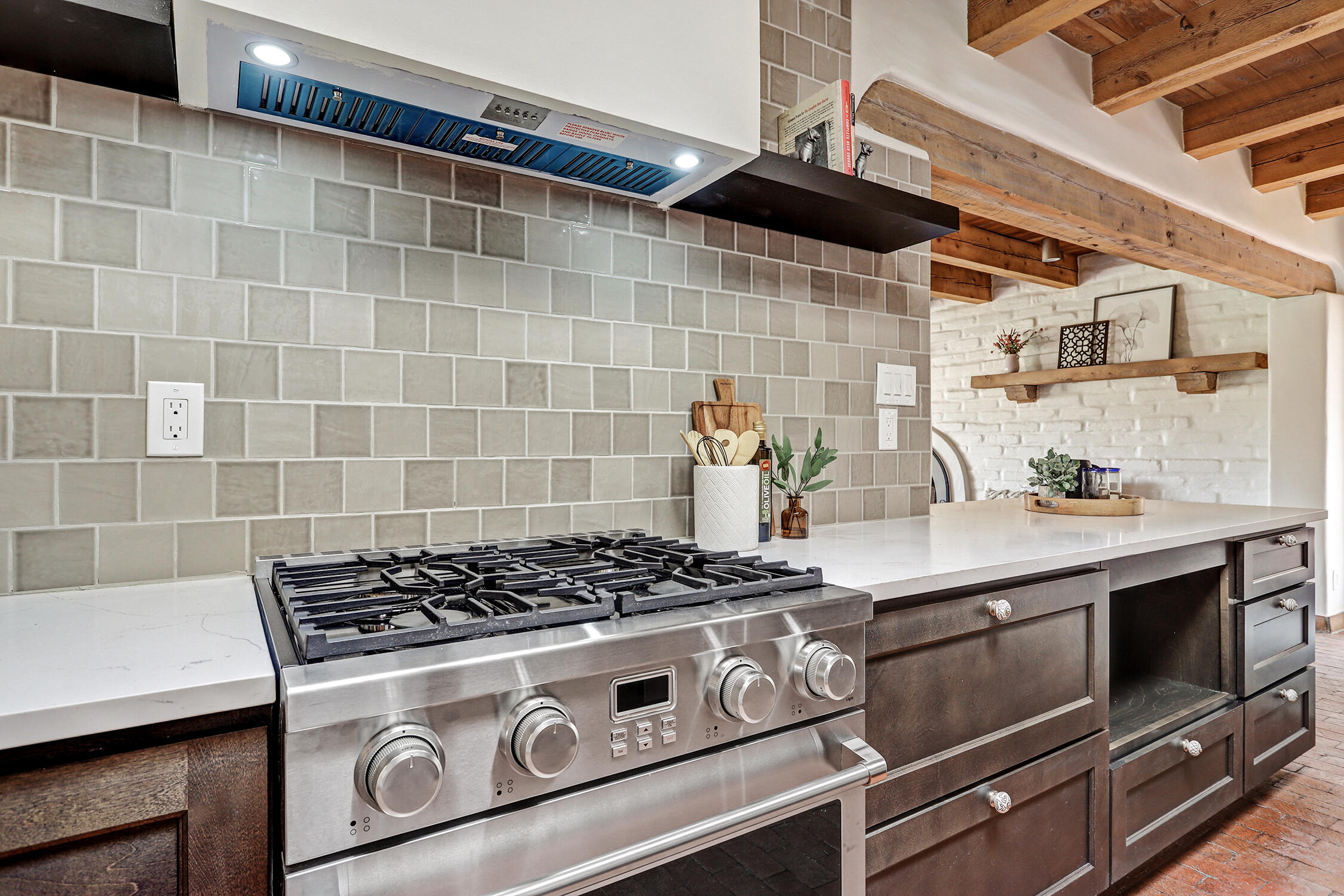 6508 Caballero Parkway NW