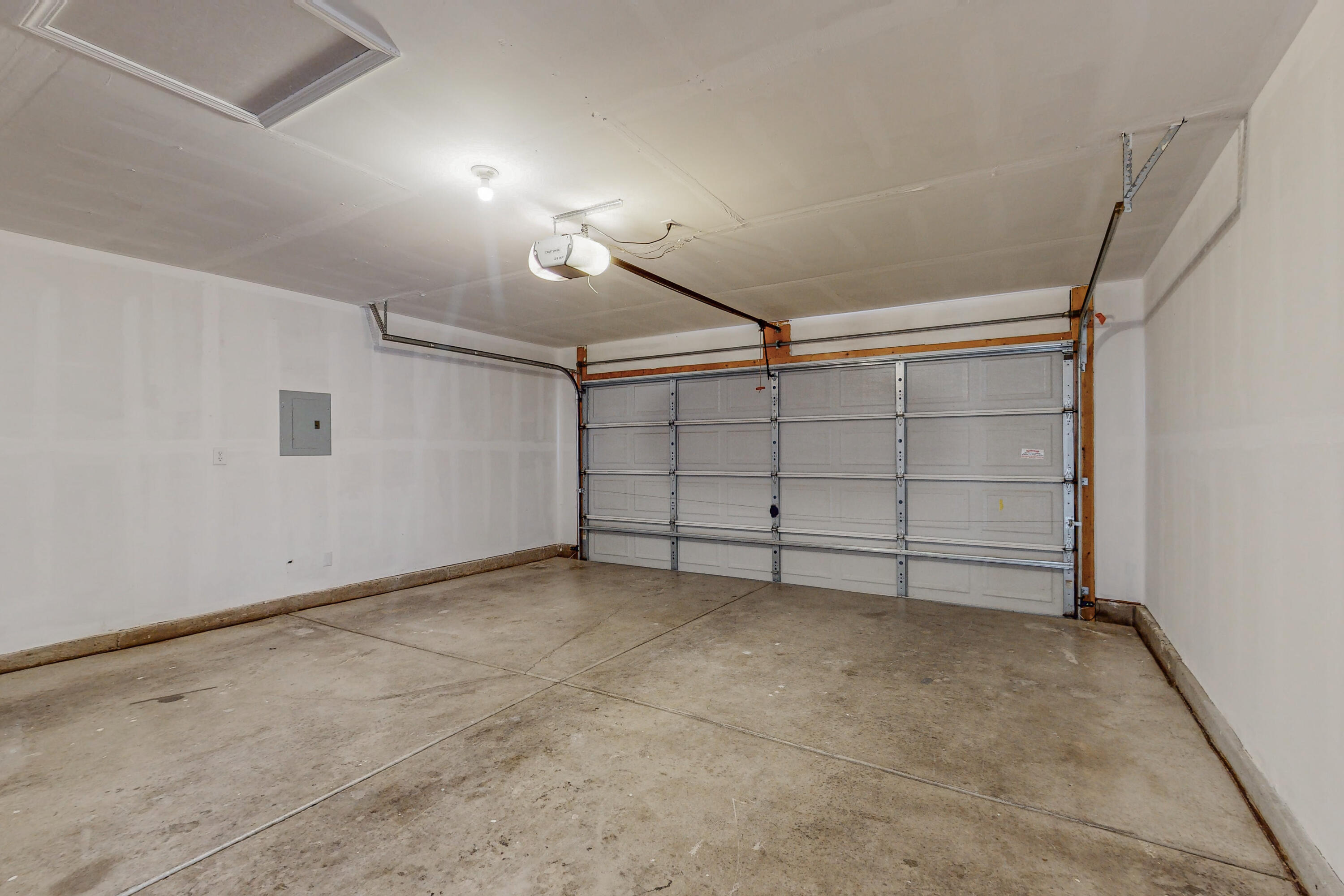 6028 Canis Avenue NW