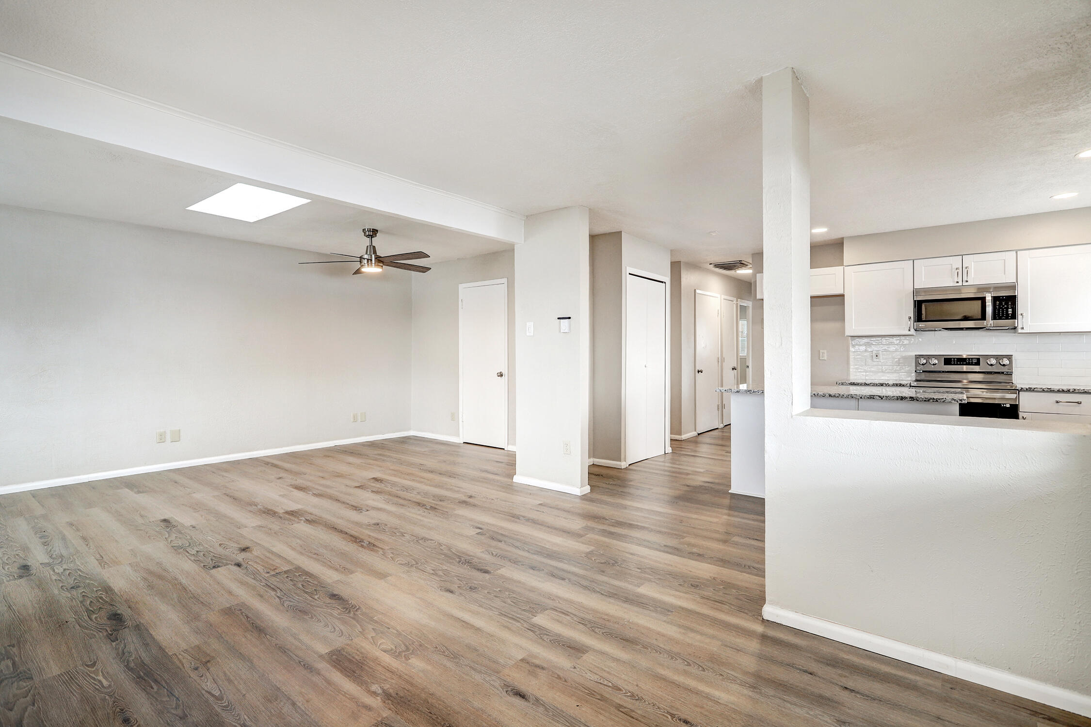 200 Zena Lona Street NE