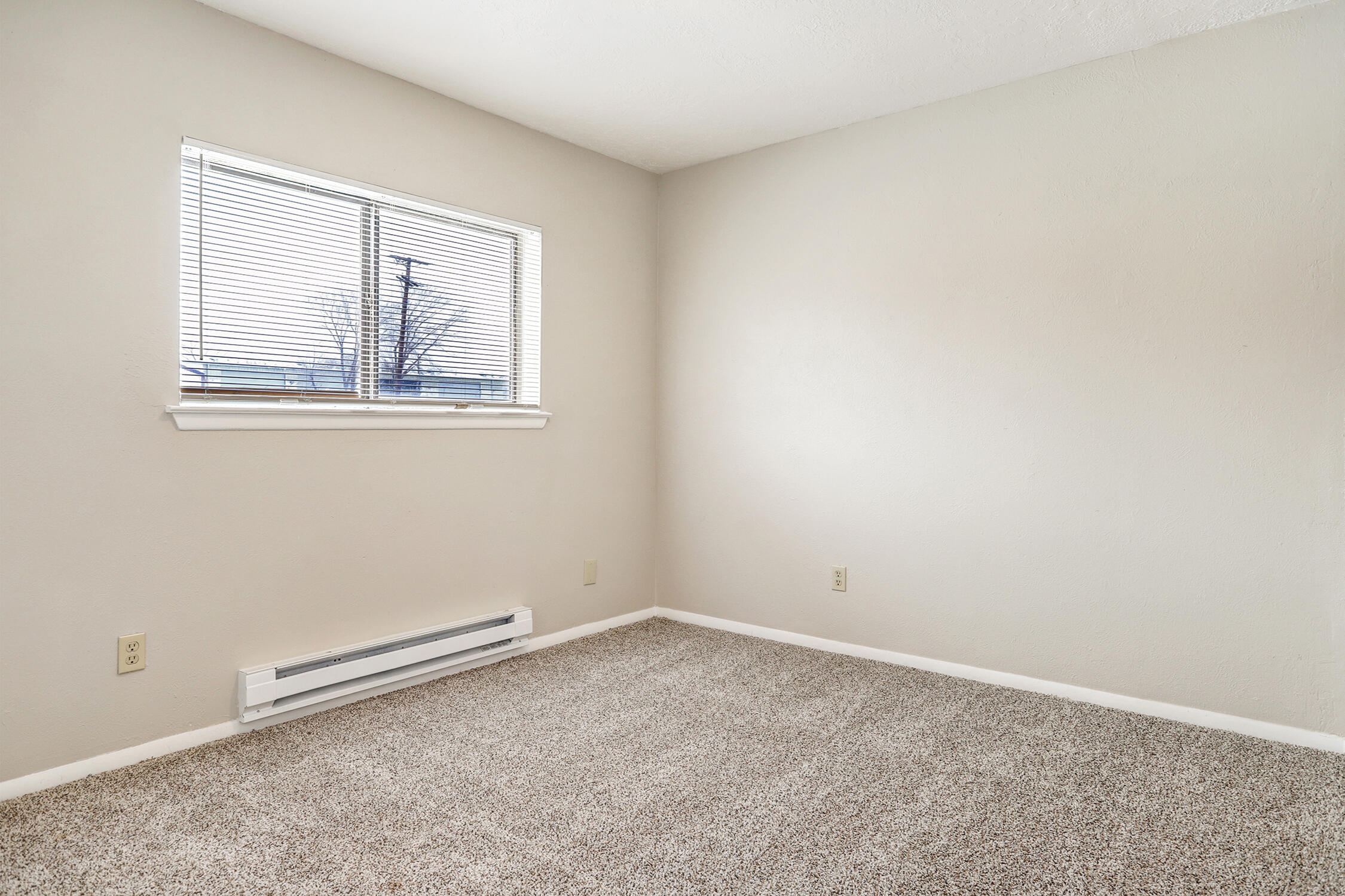 200 Zena Lona Street NE