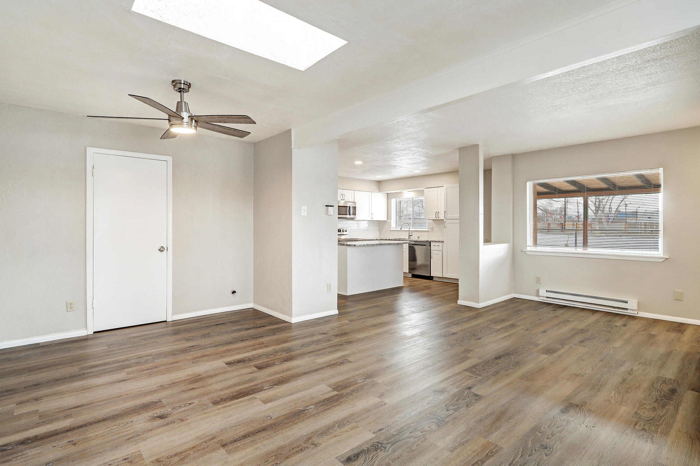 200 Zena Lona Street NE