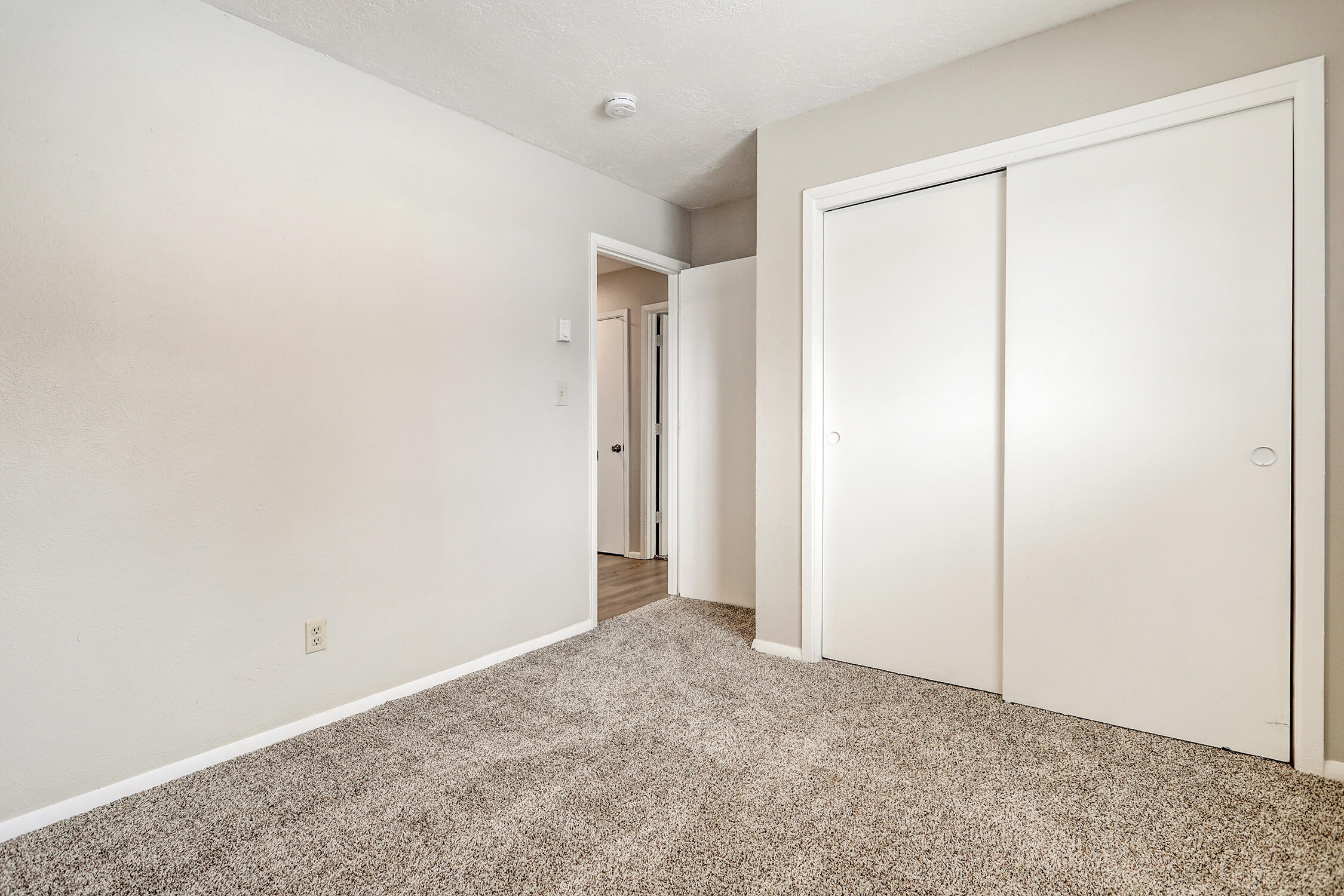 200 Zena Lona Street NE