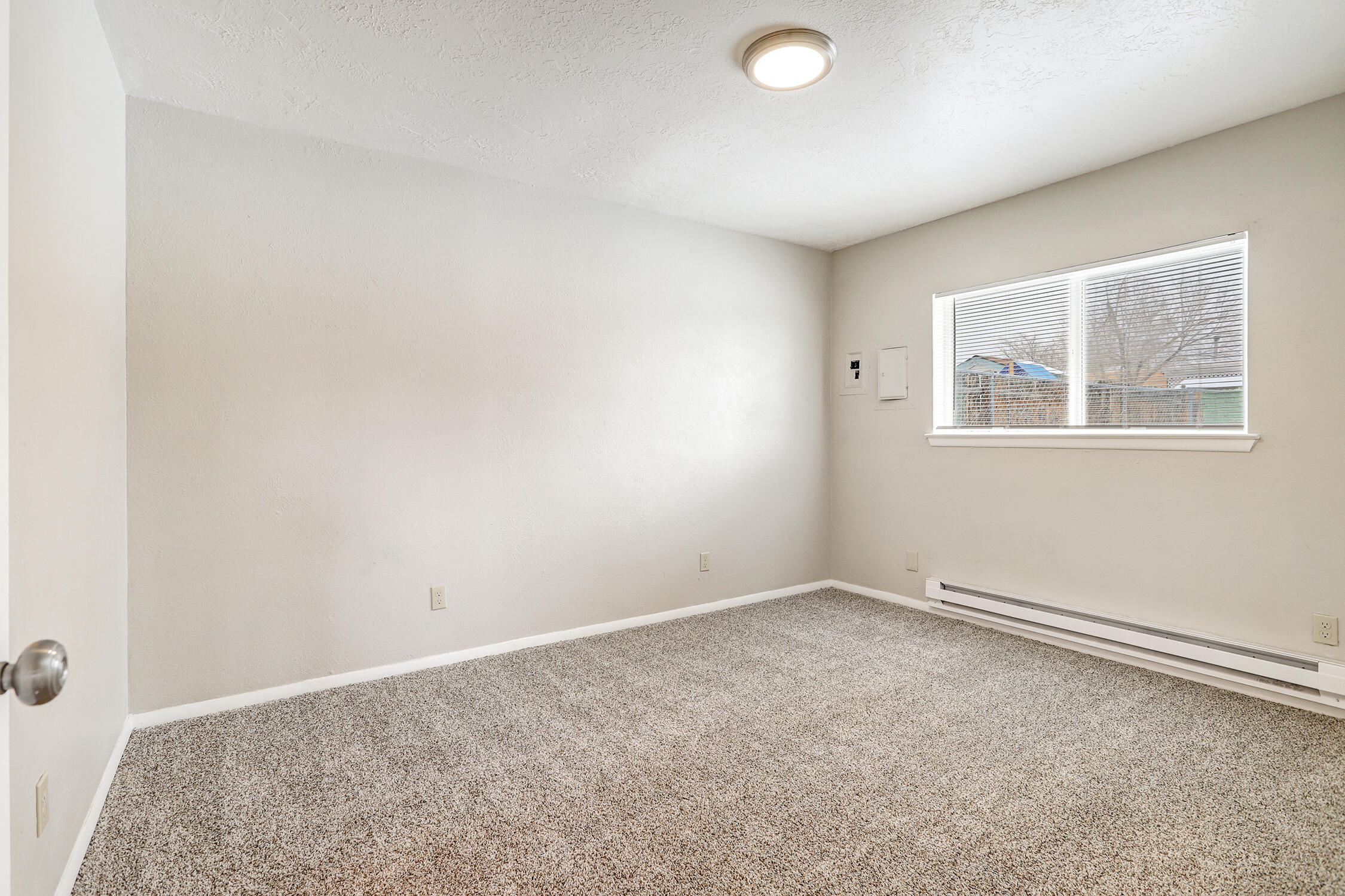 200 Zena Lona Street NE