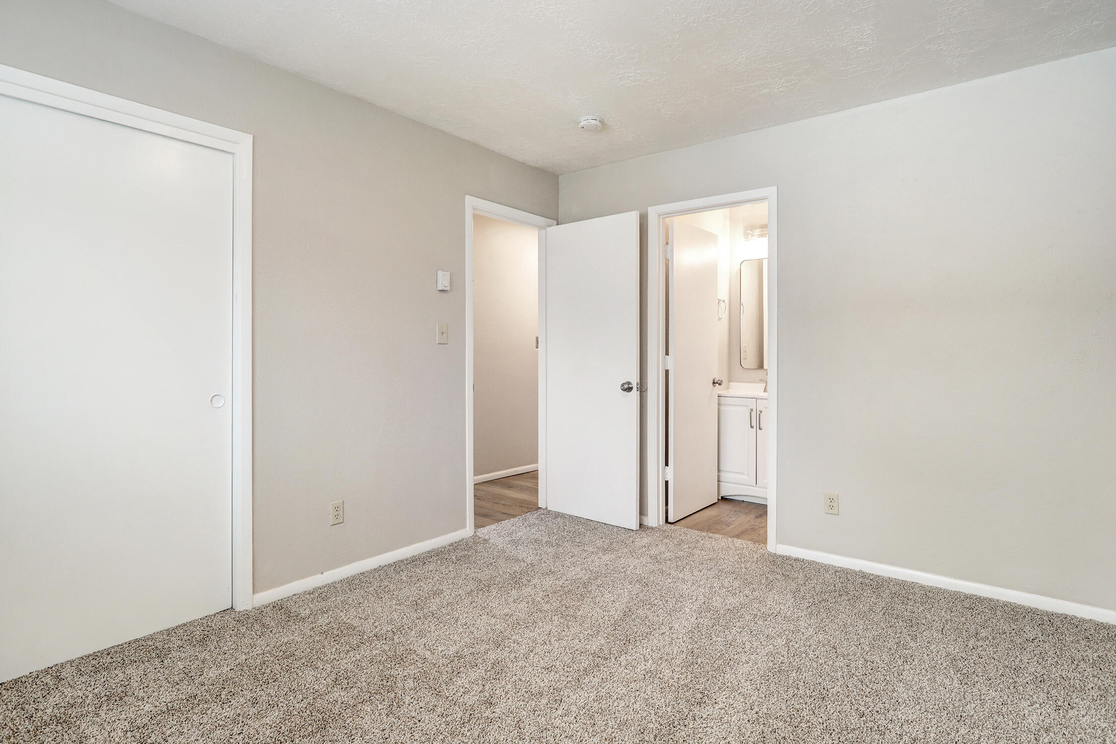 200 Zena Lona Street NE