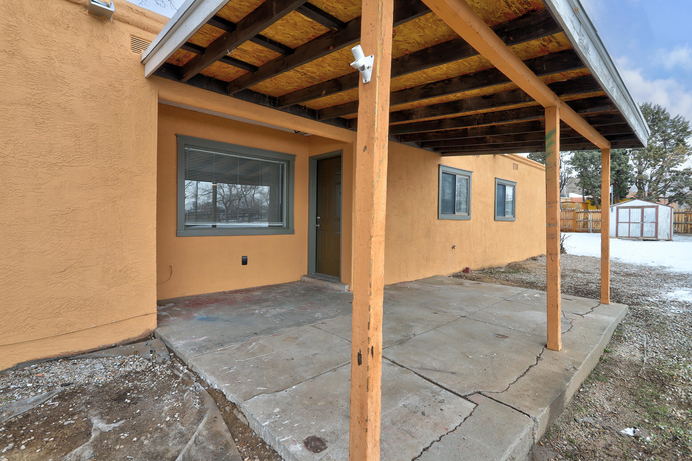 200 Zena Lona Street NE