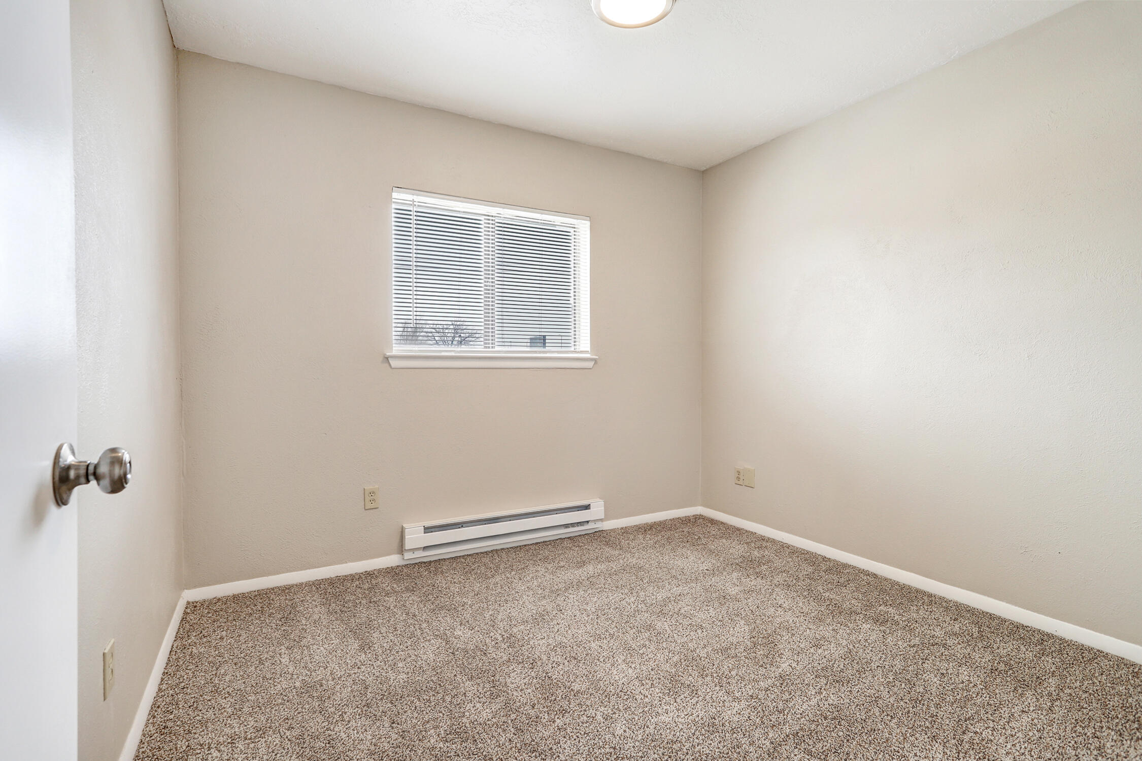 200 Zena Lona Street NE