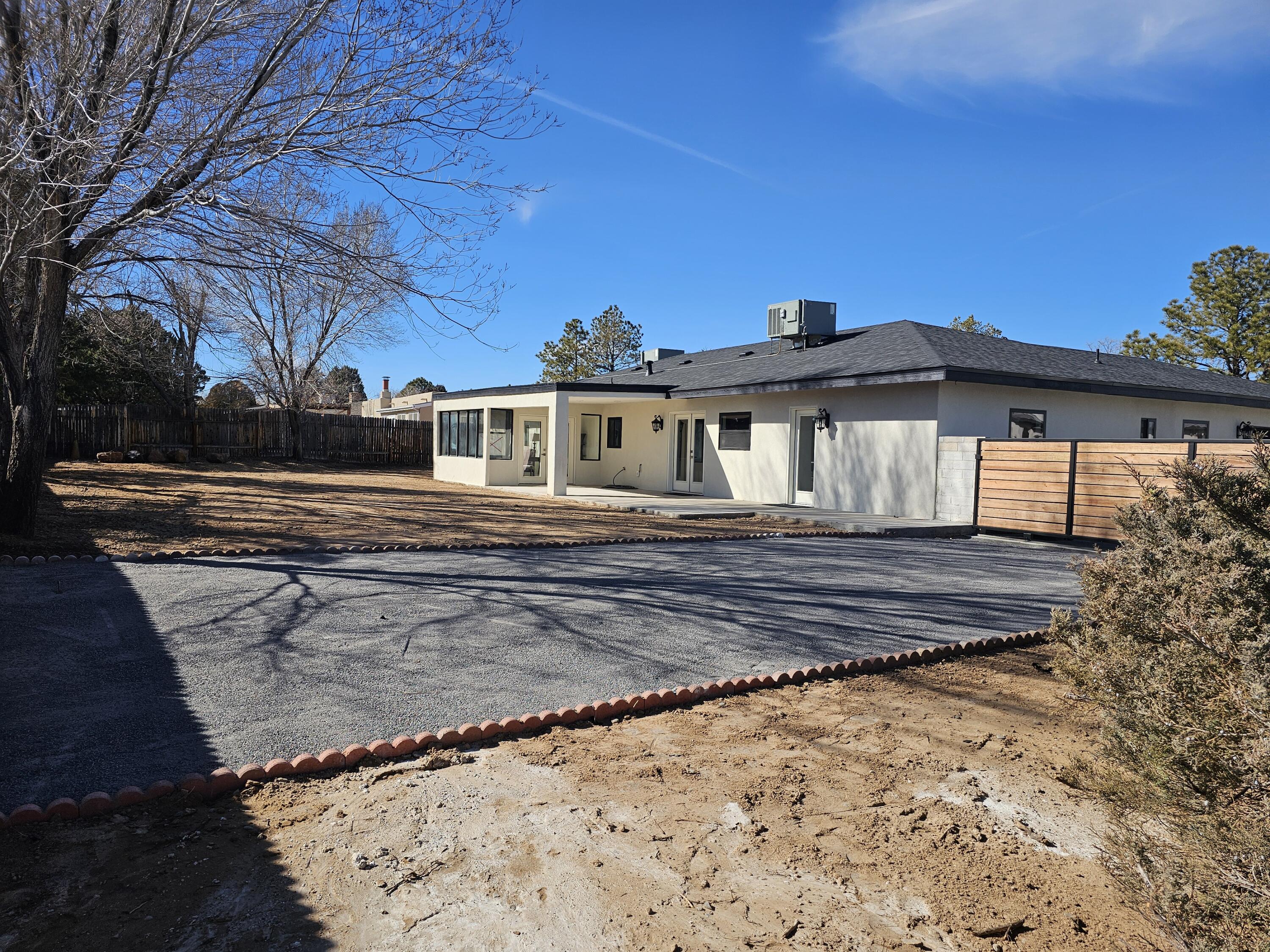 3914 St Andrews Drive SE