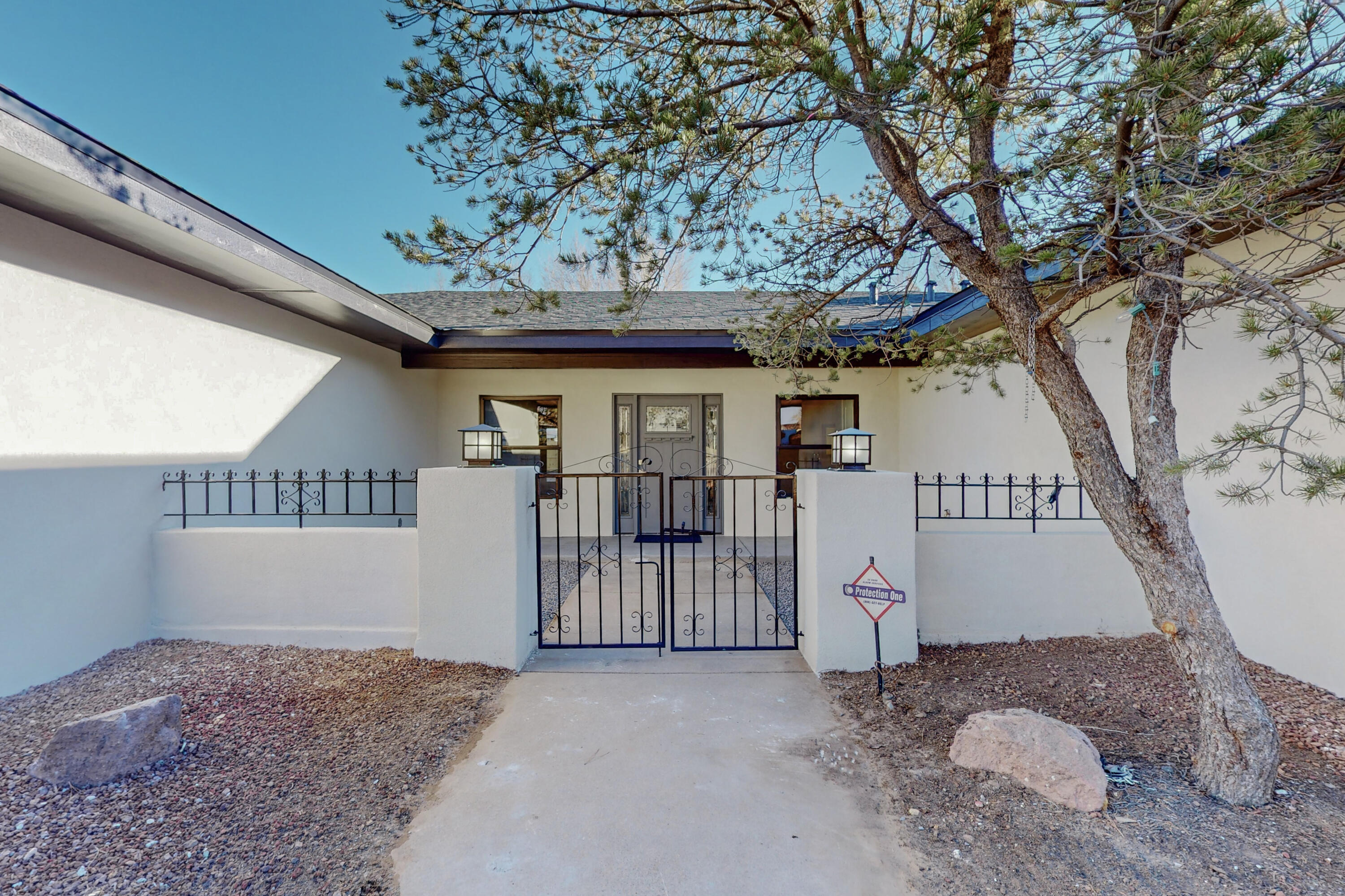 3914 St Andrews Drive SE