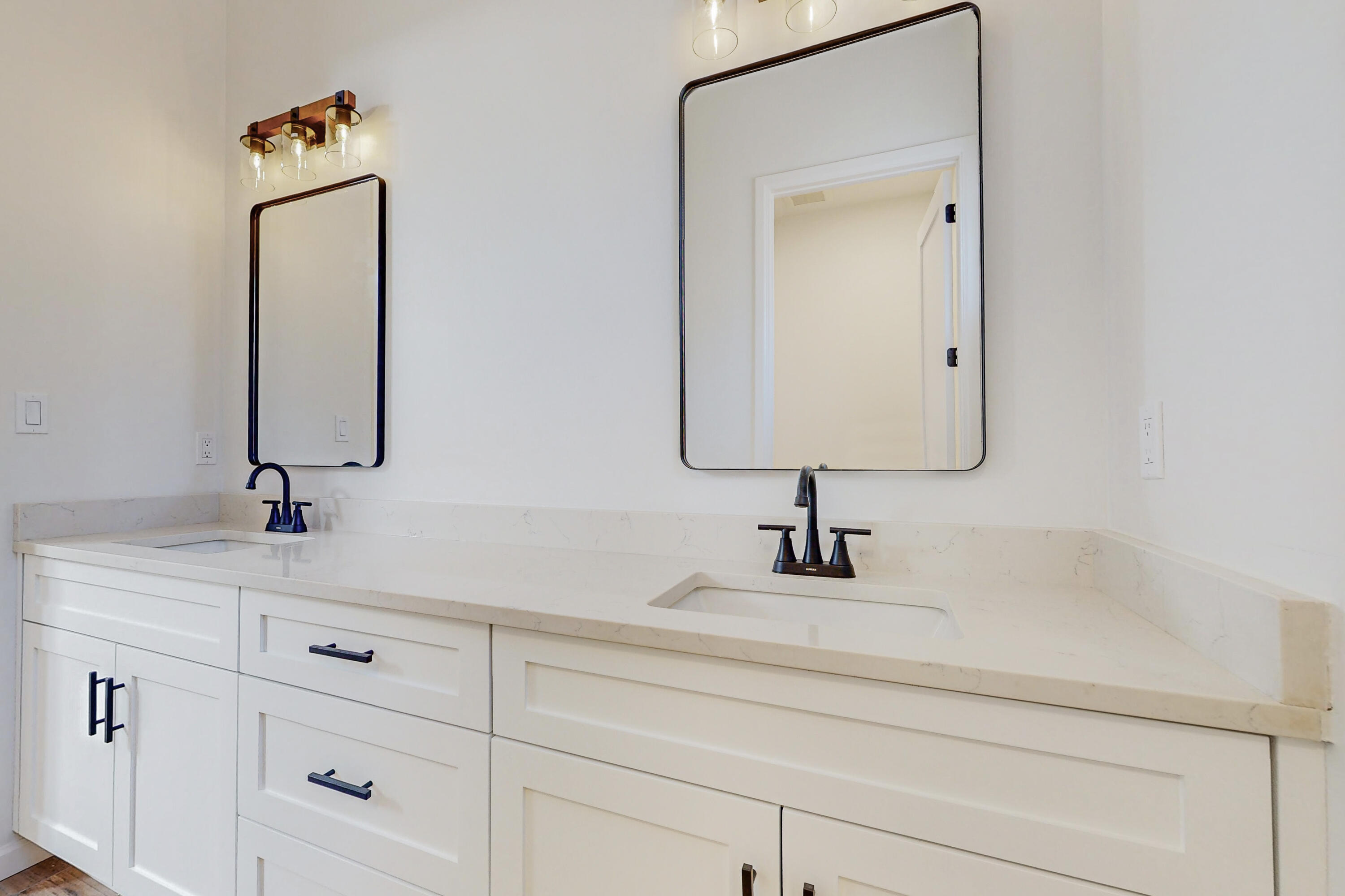 6713 Nacelle Road NE