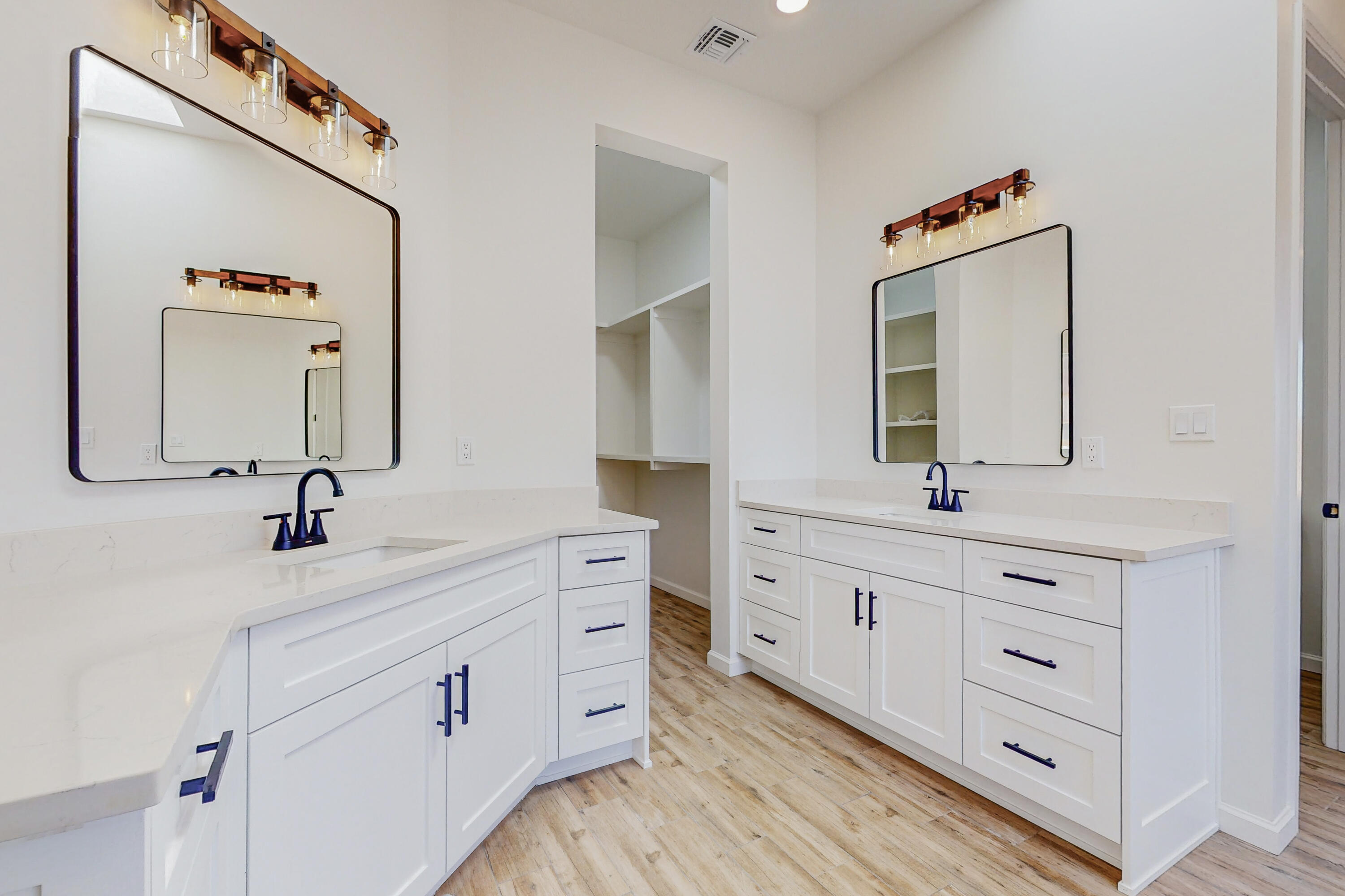 6713 Nacelle Road NE