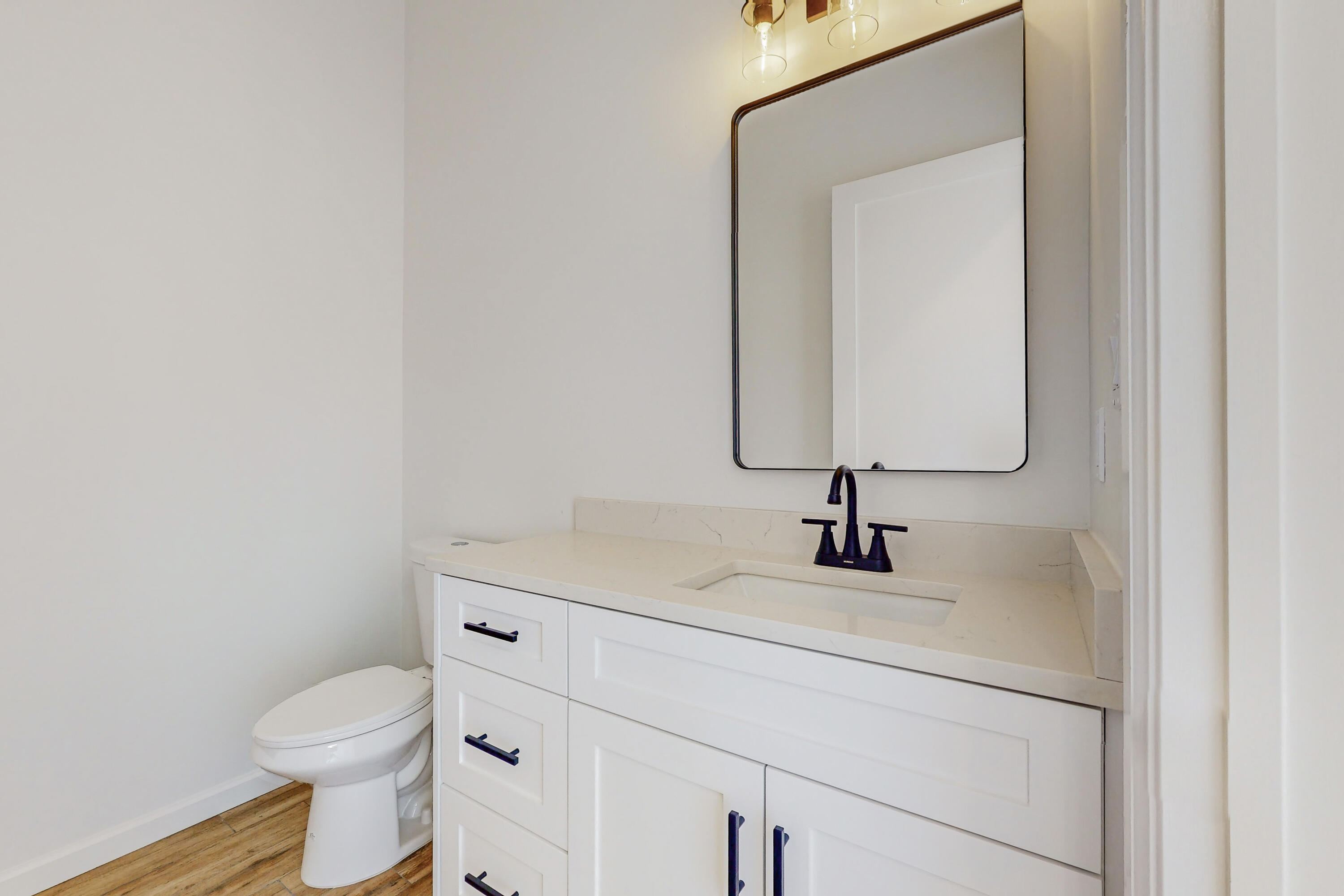 6713 Nacelle Road NE