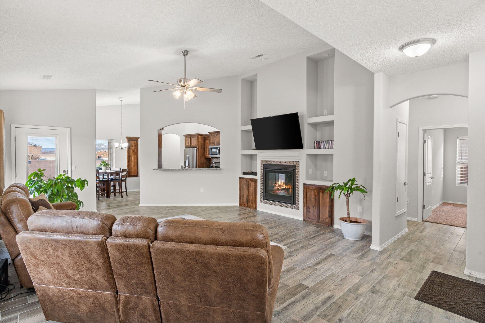 881 Firewheel Loop SW