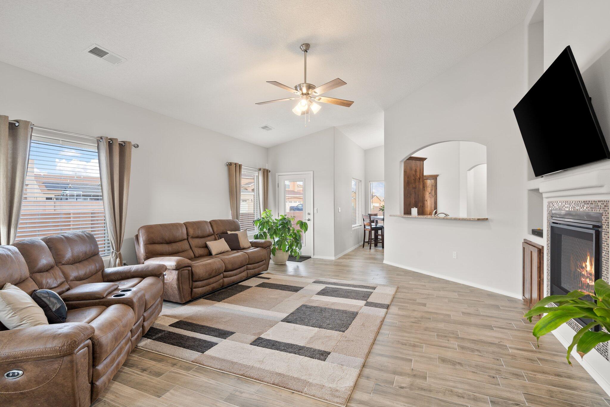 881 Firewheel Loop SW