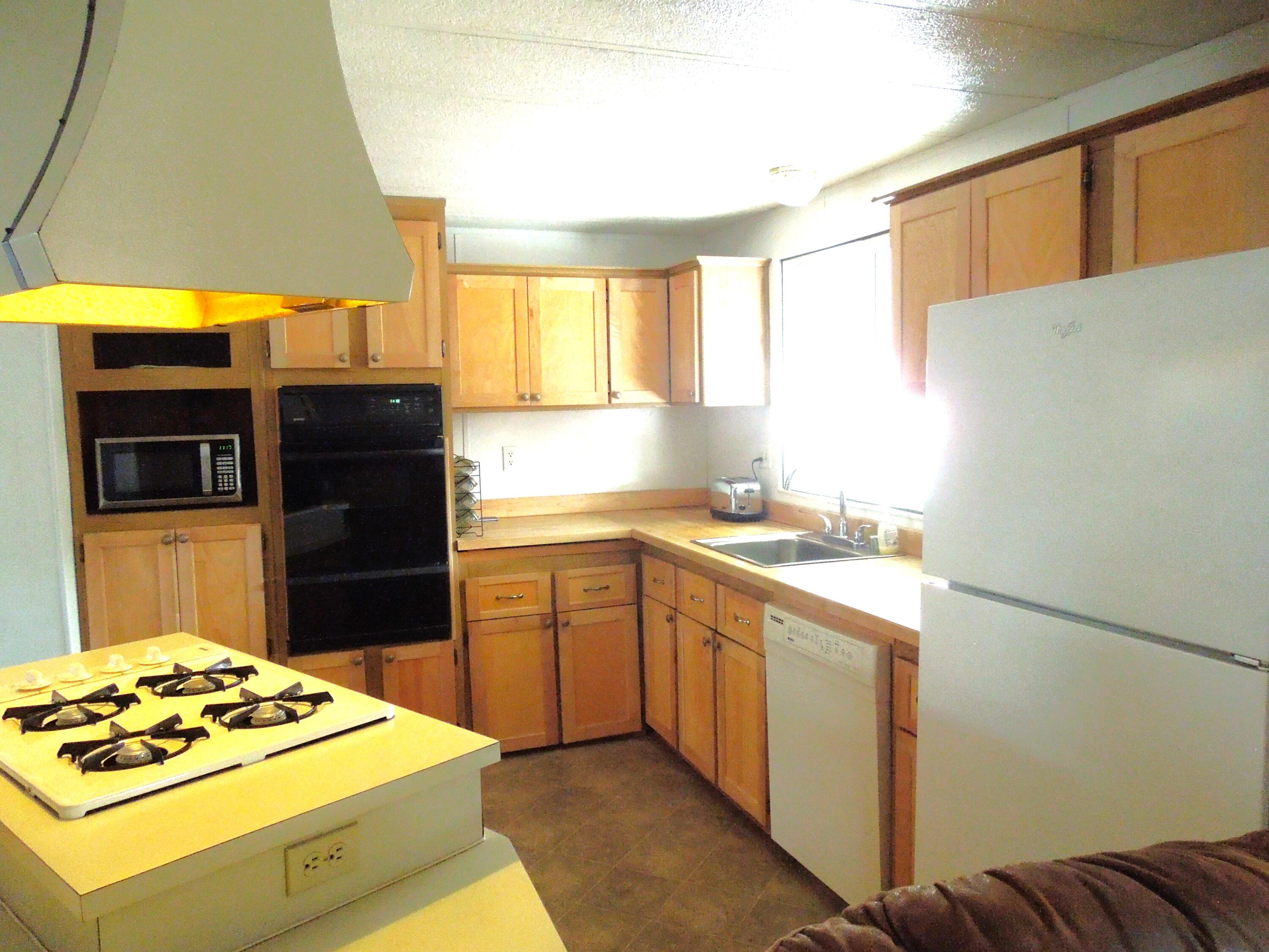 6118 Edith Boulevard NE 39