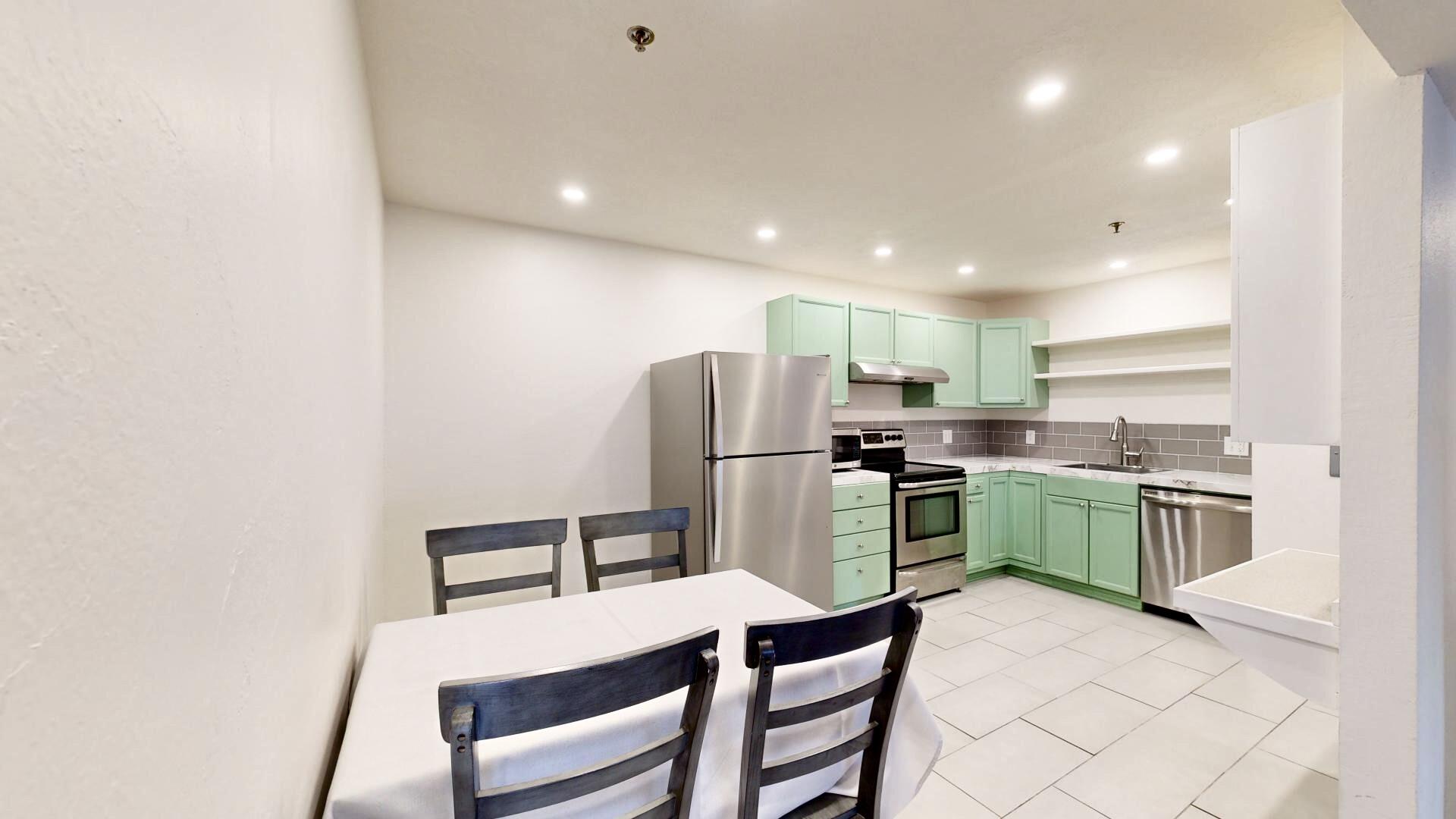 3829 Montgomery Boulevard NE 323