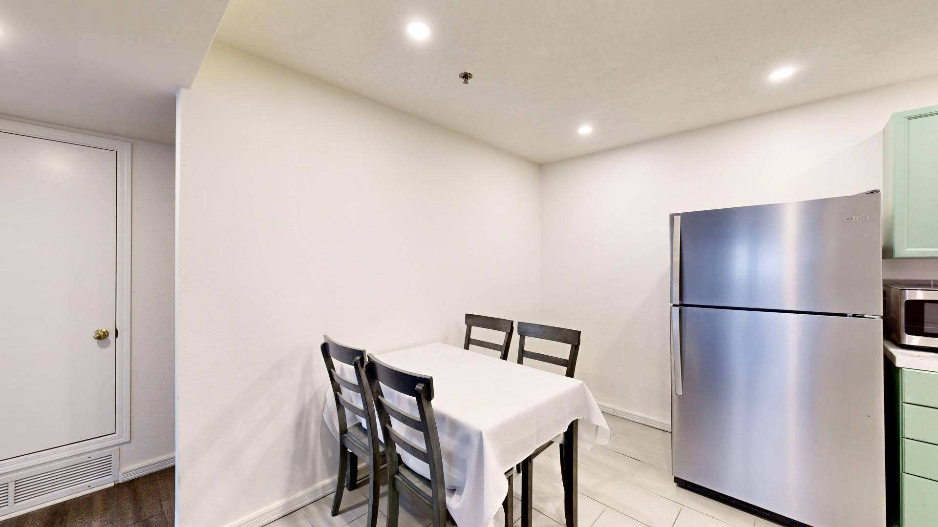 3829 Montgomery Boulevard NE 323