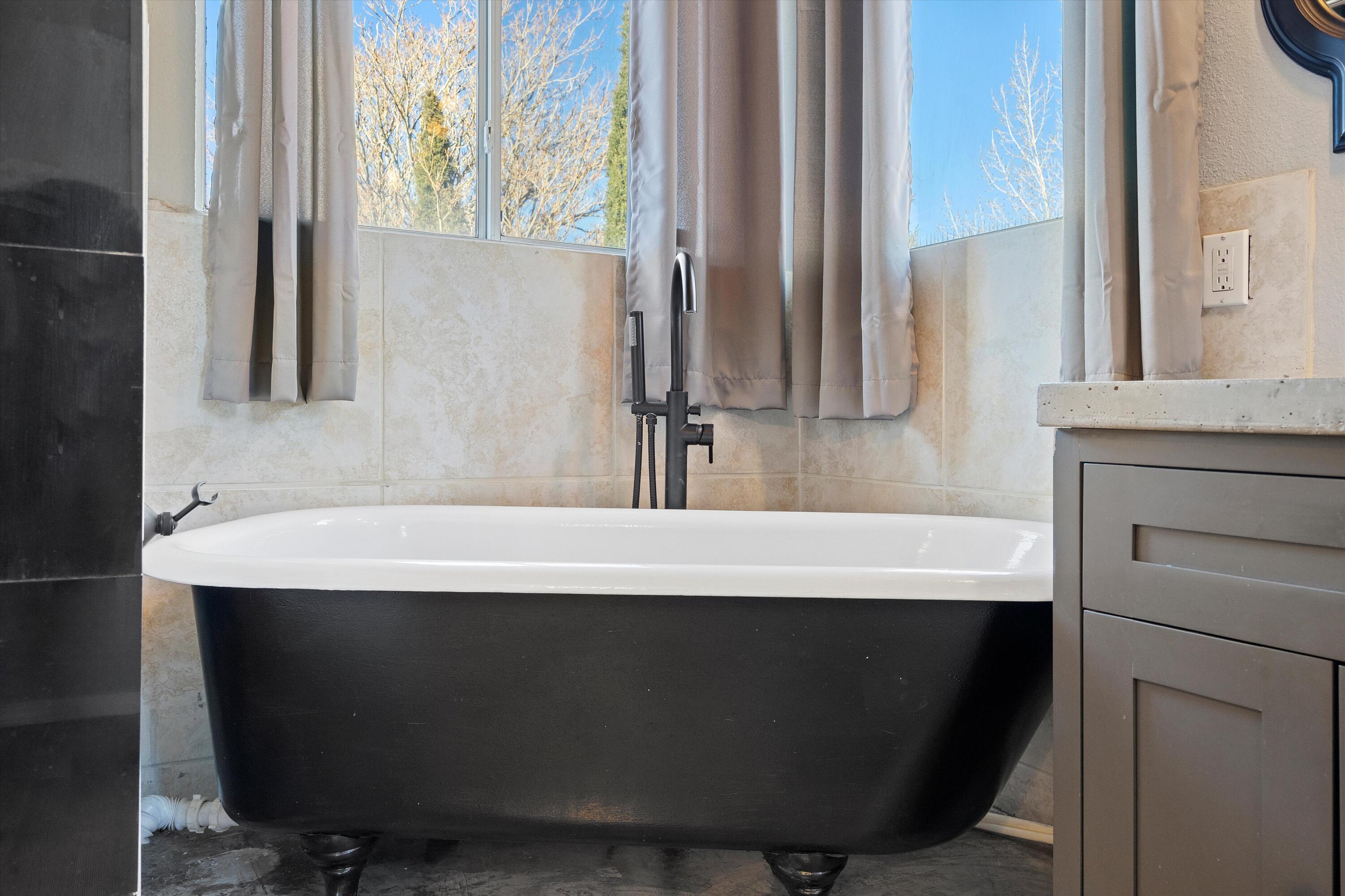 4805 Mesa Prieta Court NW