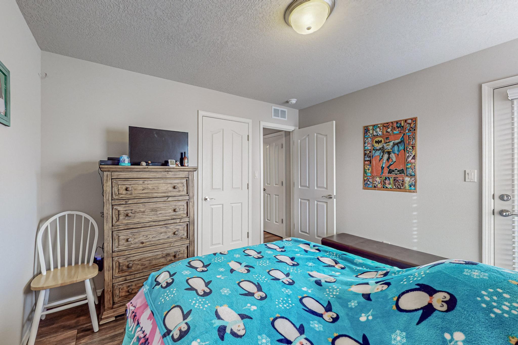 6900 Papaya Street NE