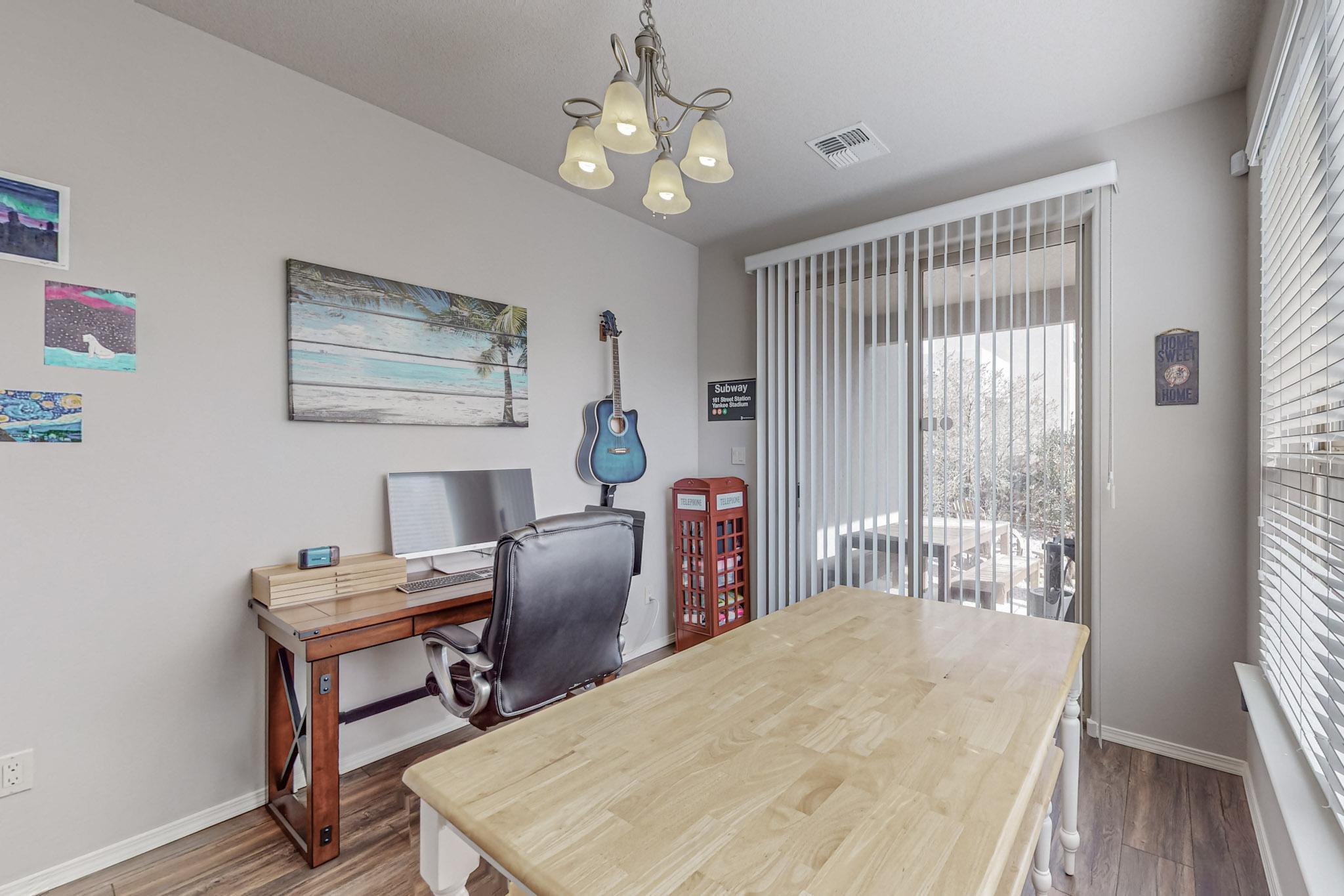 6900 Papaya Street NE