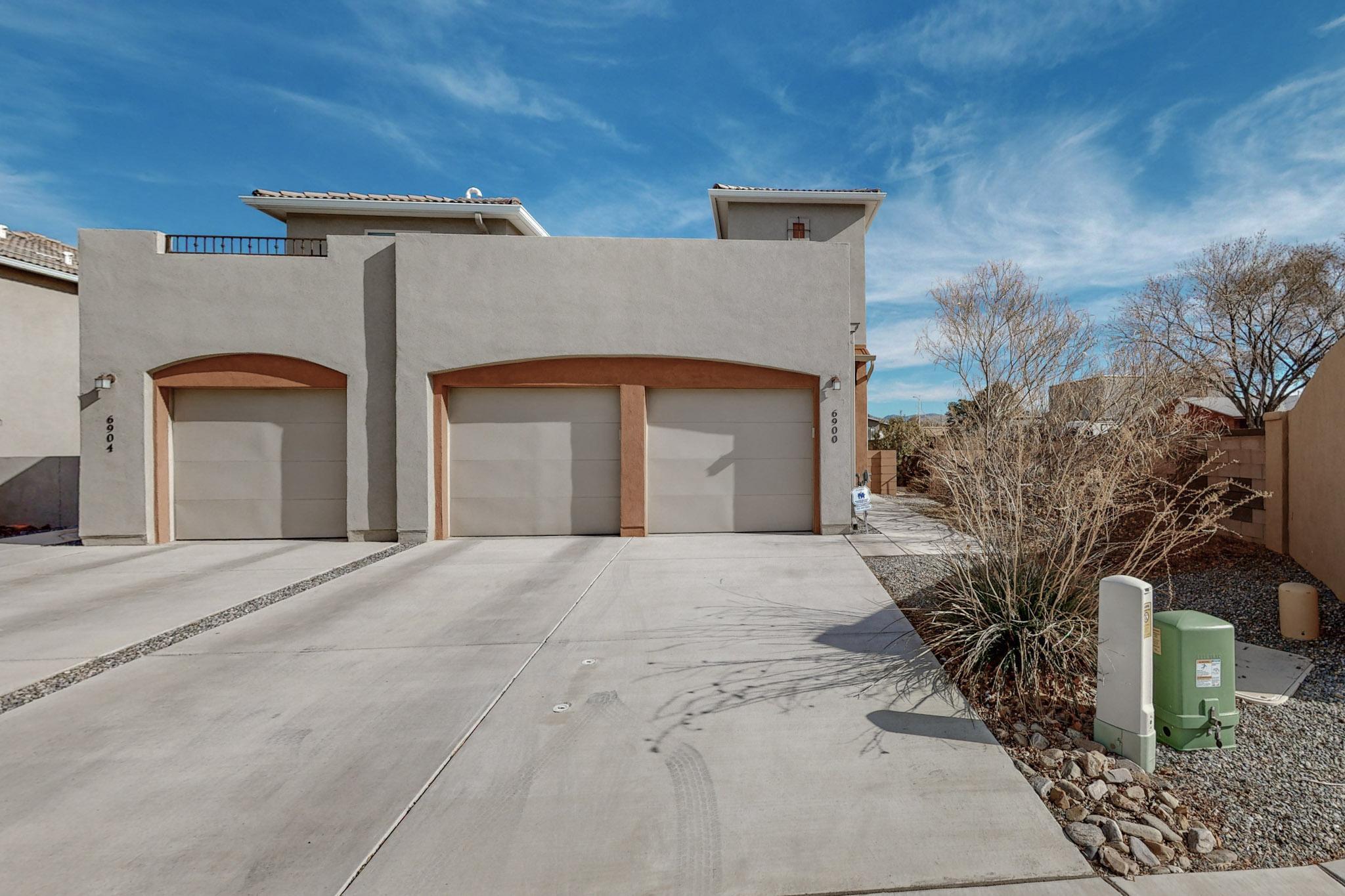 6900 Papaya Street NE