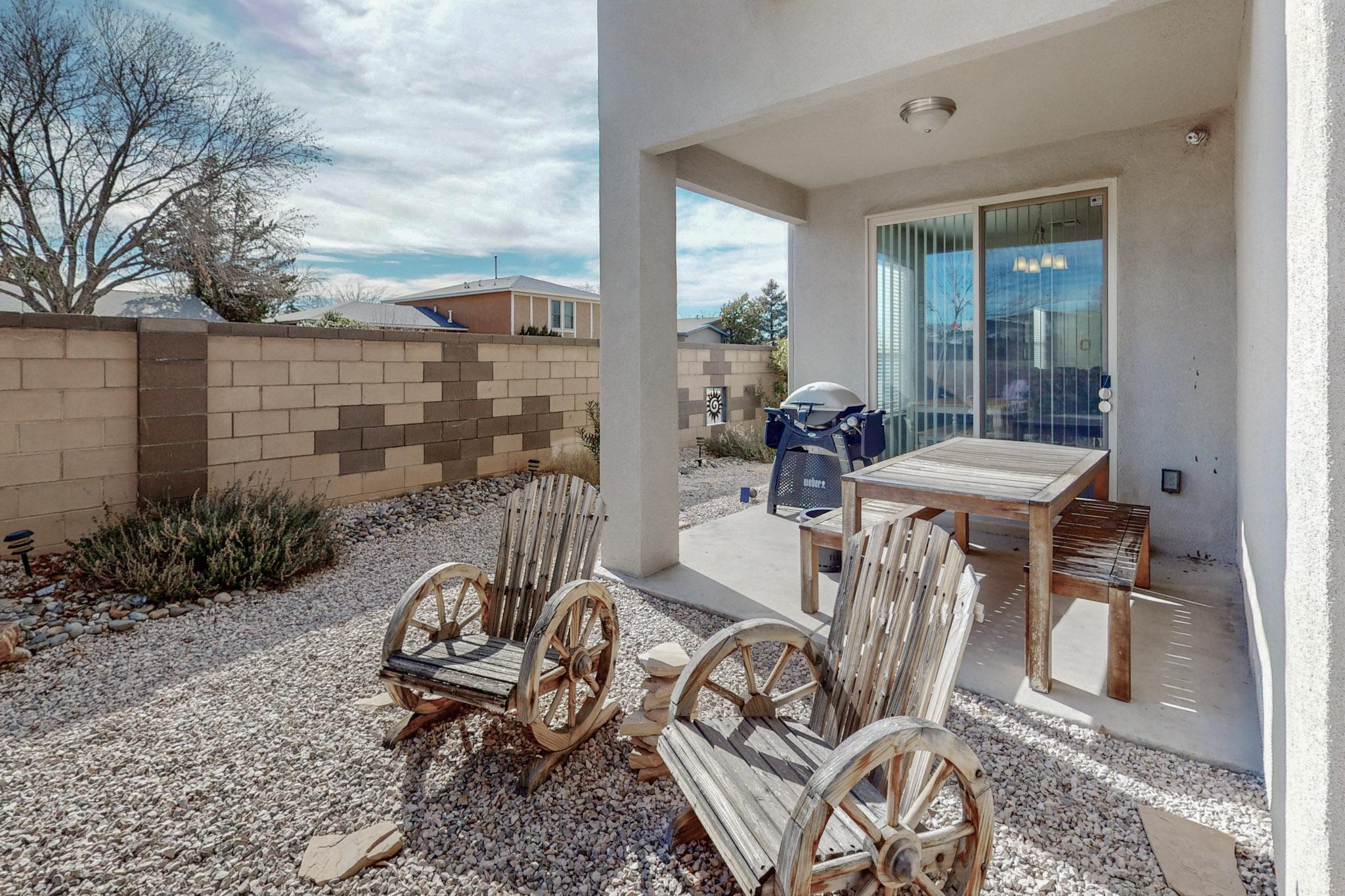 6900 Papaya Street NE