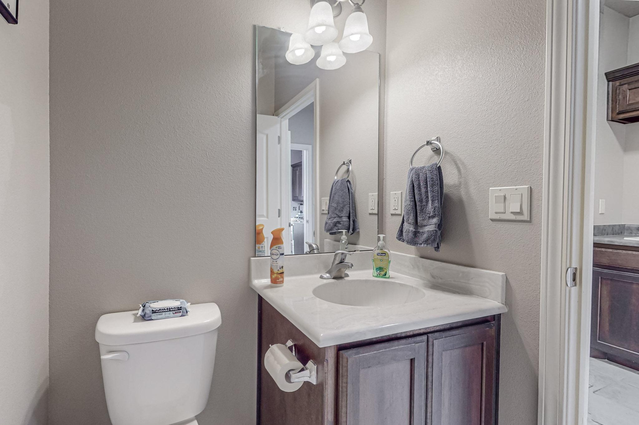 6900 Papaya Street NE