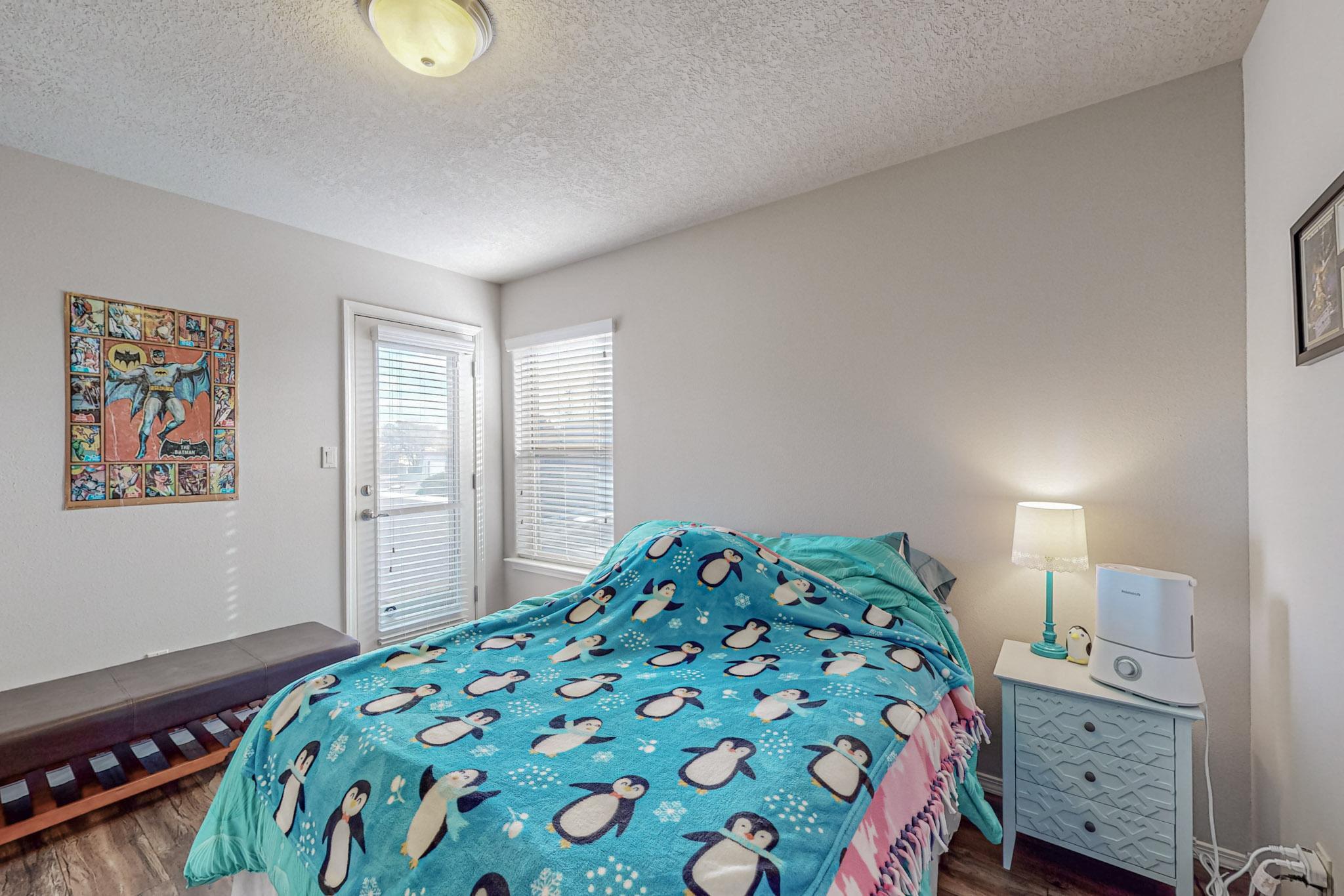 6900 Papaya Street NE