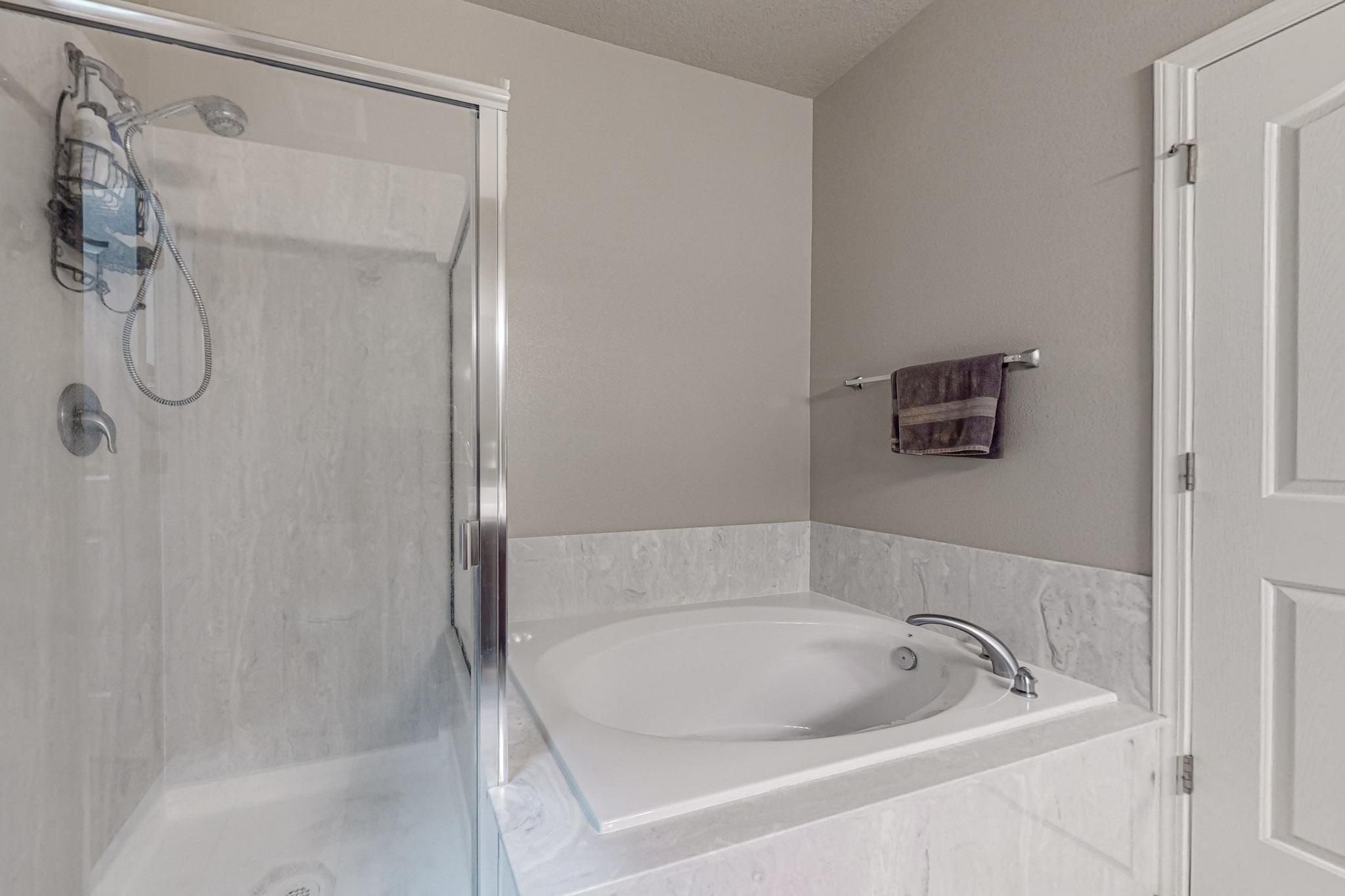 6900 Papaya Street NE