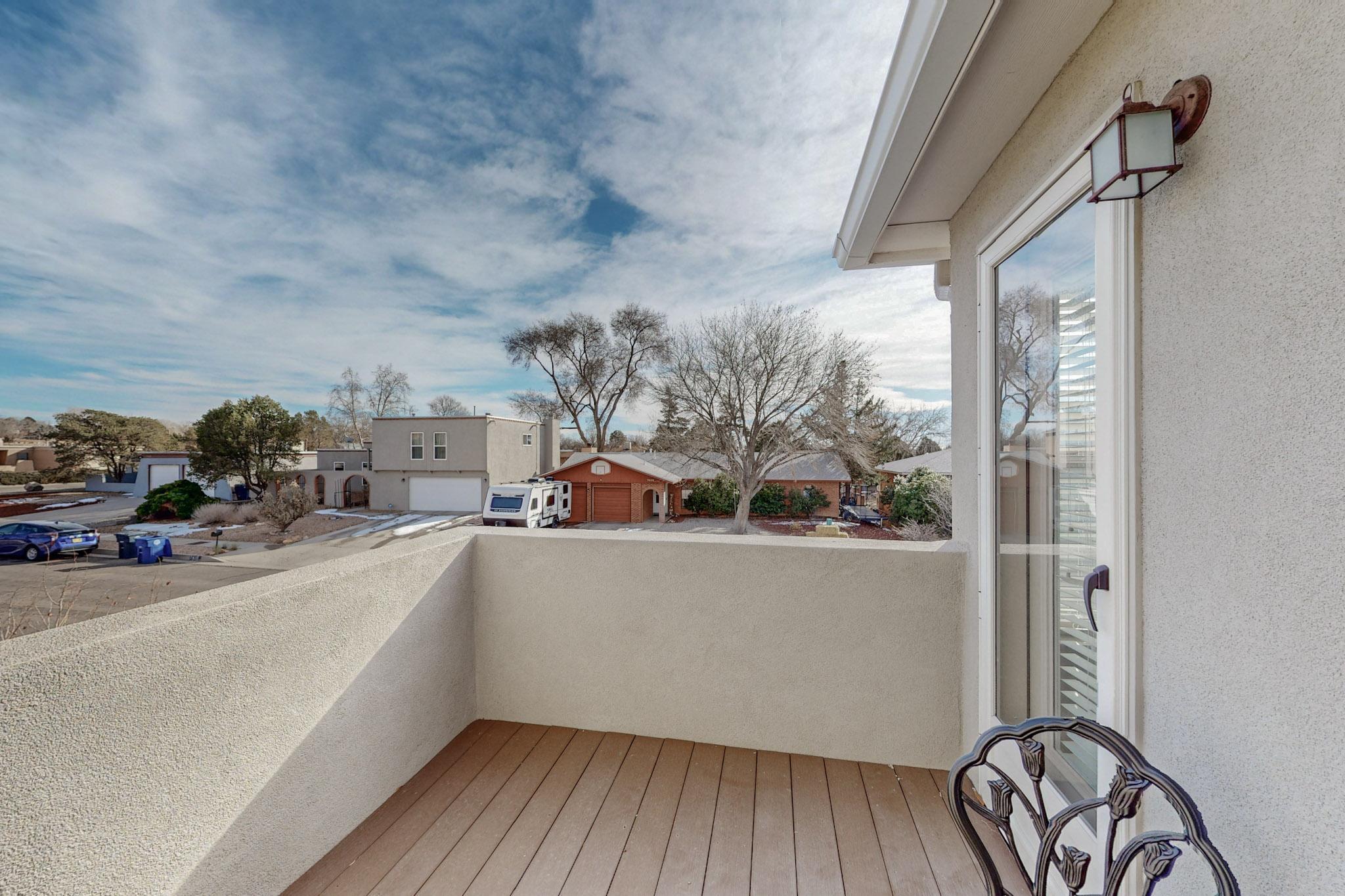 6900 Papaya Street NE