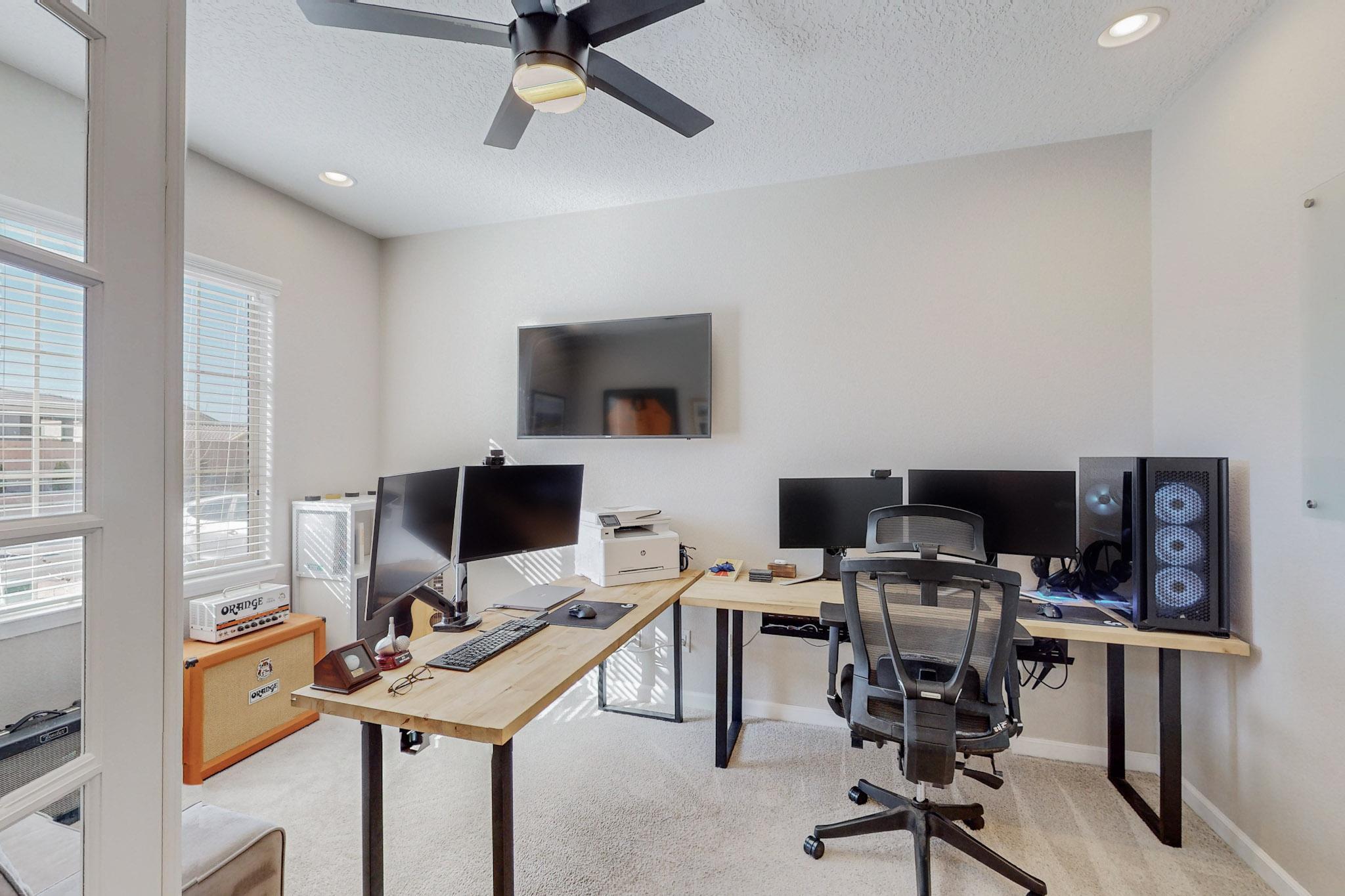 11423 Manzano Vista Avenue SE