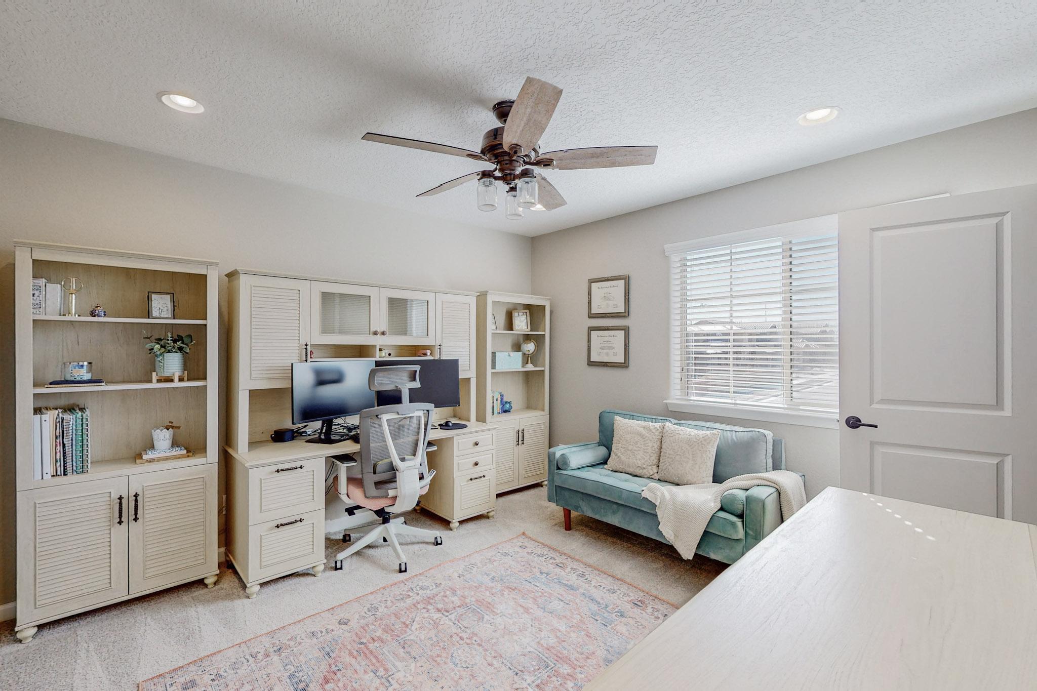 11423 Manzano Vista Avenue SE