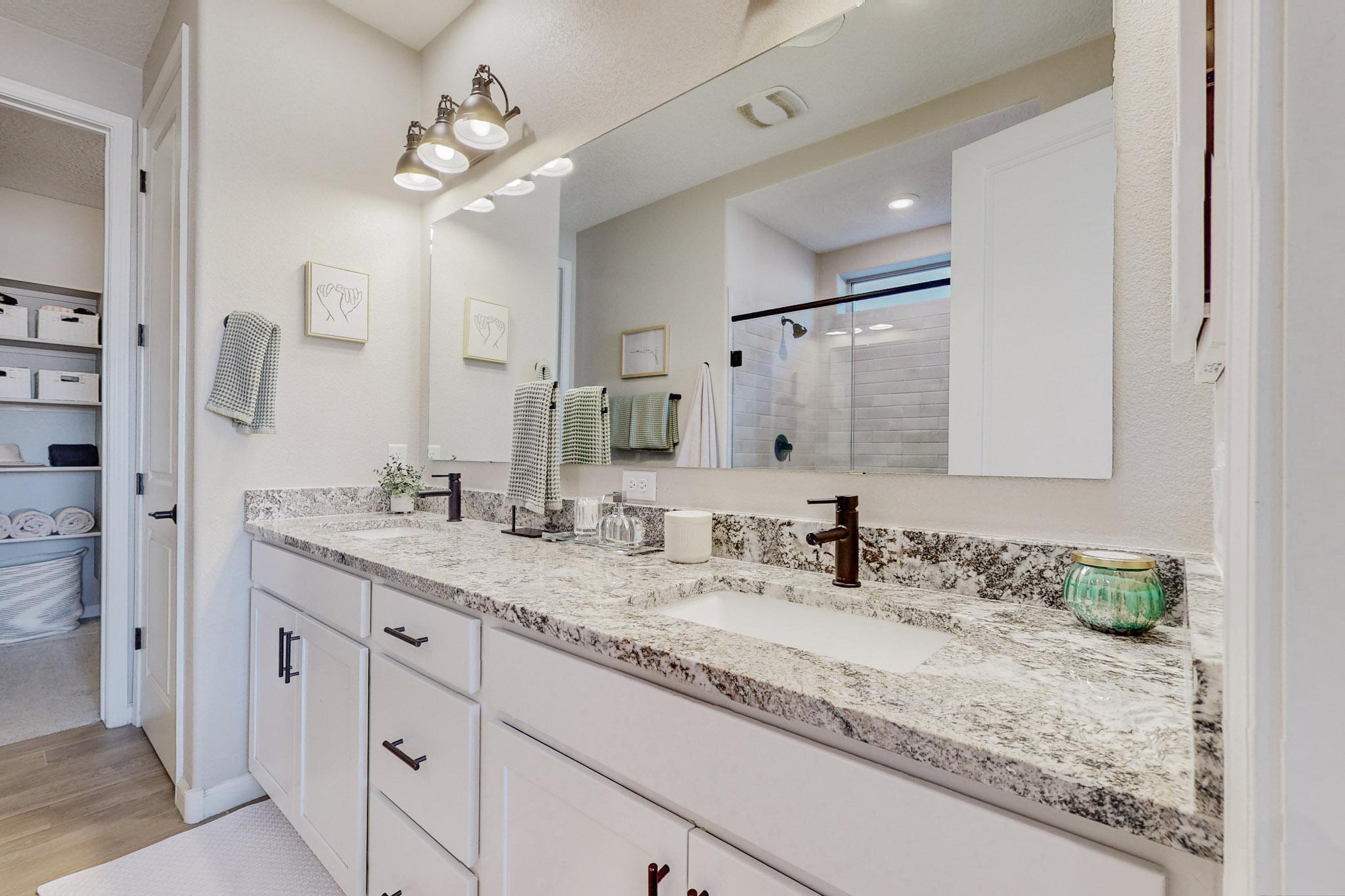 11423 Manzano Vista Avenue SE