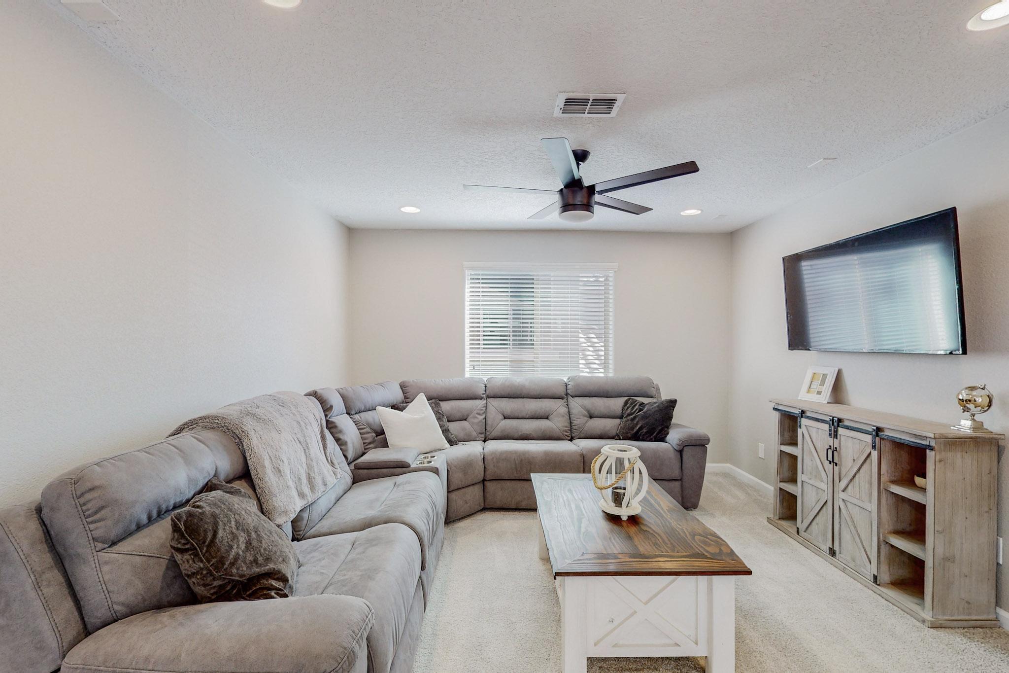 11423 Manzano Vista Avenue SE