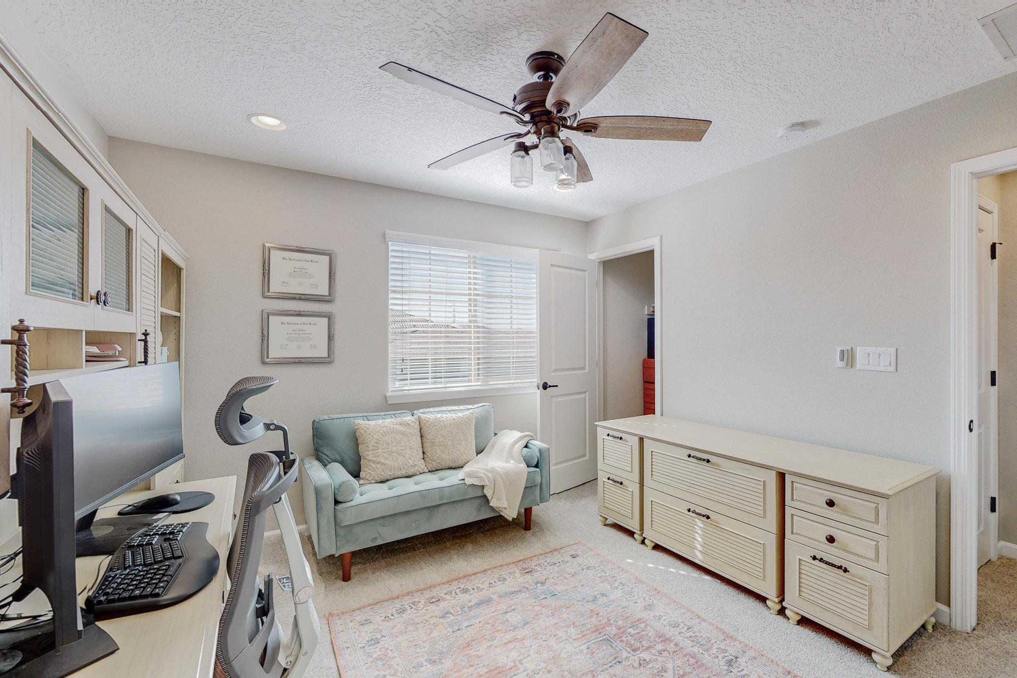 11423 Manzano Vista Avenue SE