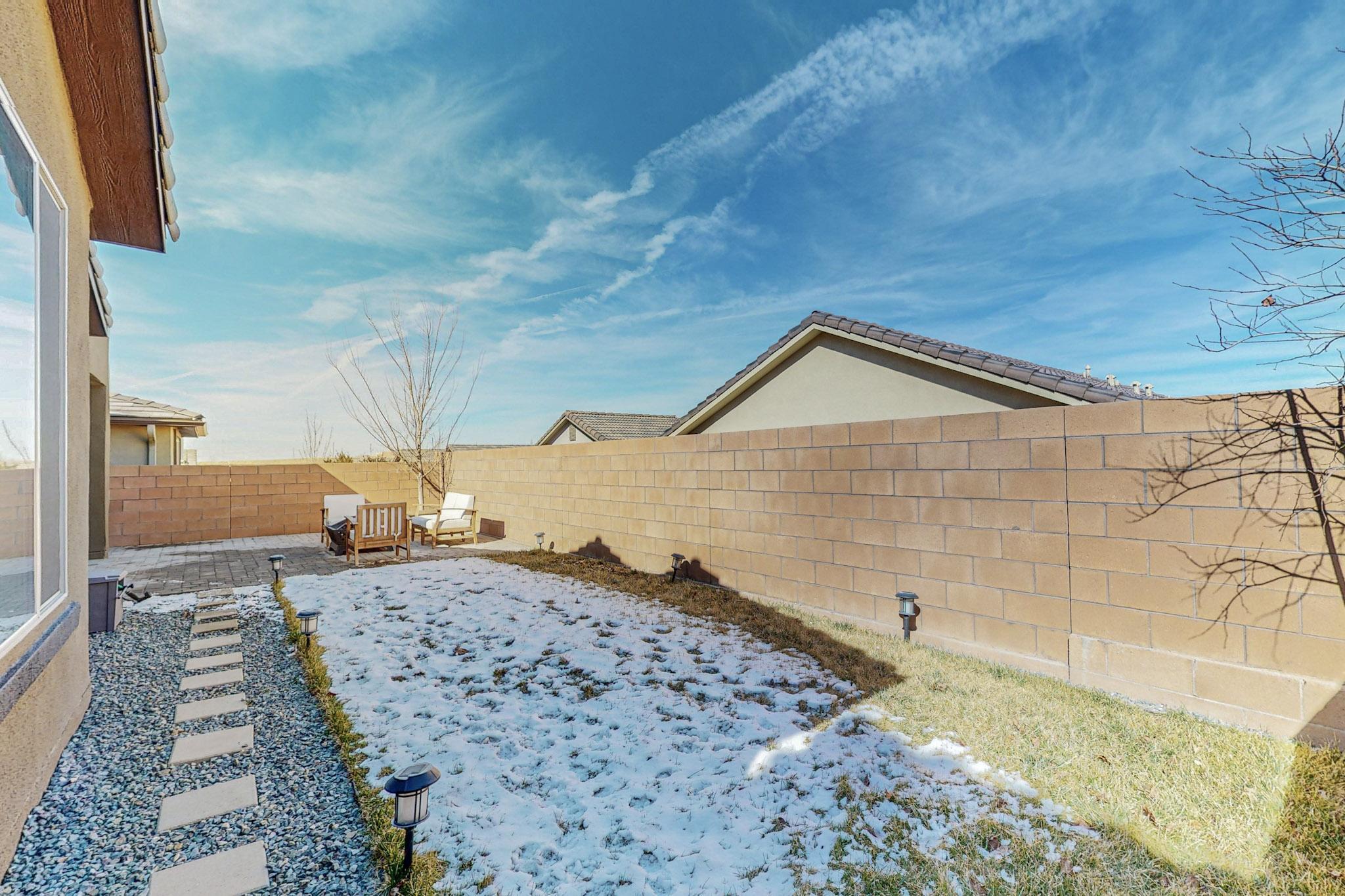 11423 Manzano Vista Avenue SE