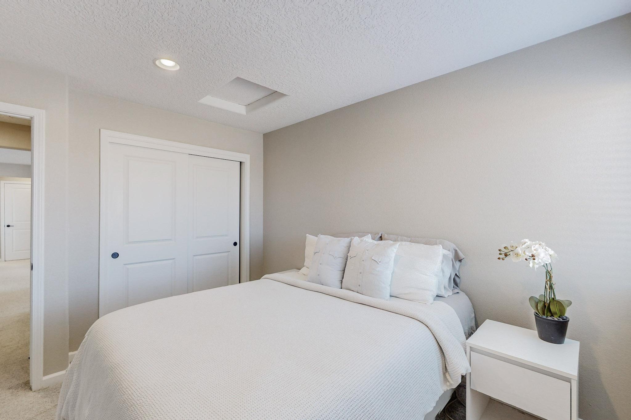 11423 Manzano Vista Avenue SE