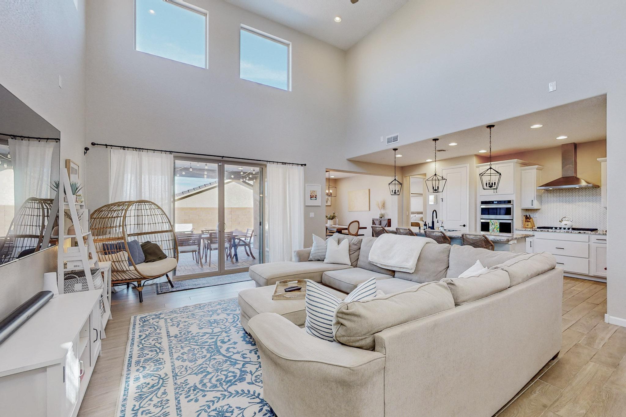 11423 Manzano Vista Avenue SE