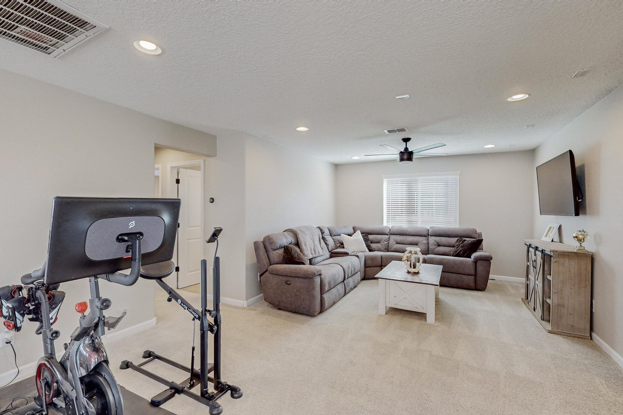 11423 Manzano Vista Avenue SE