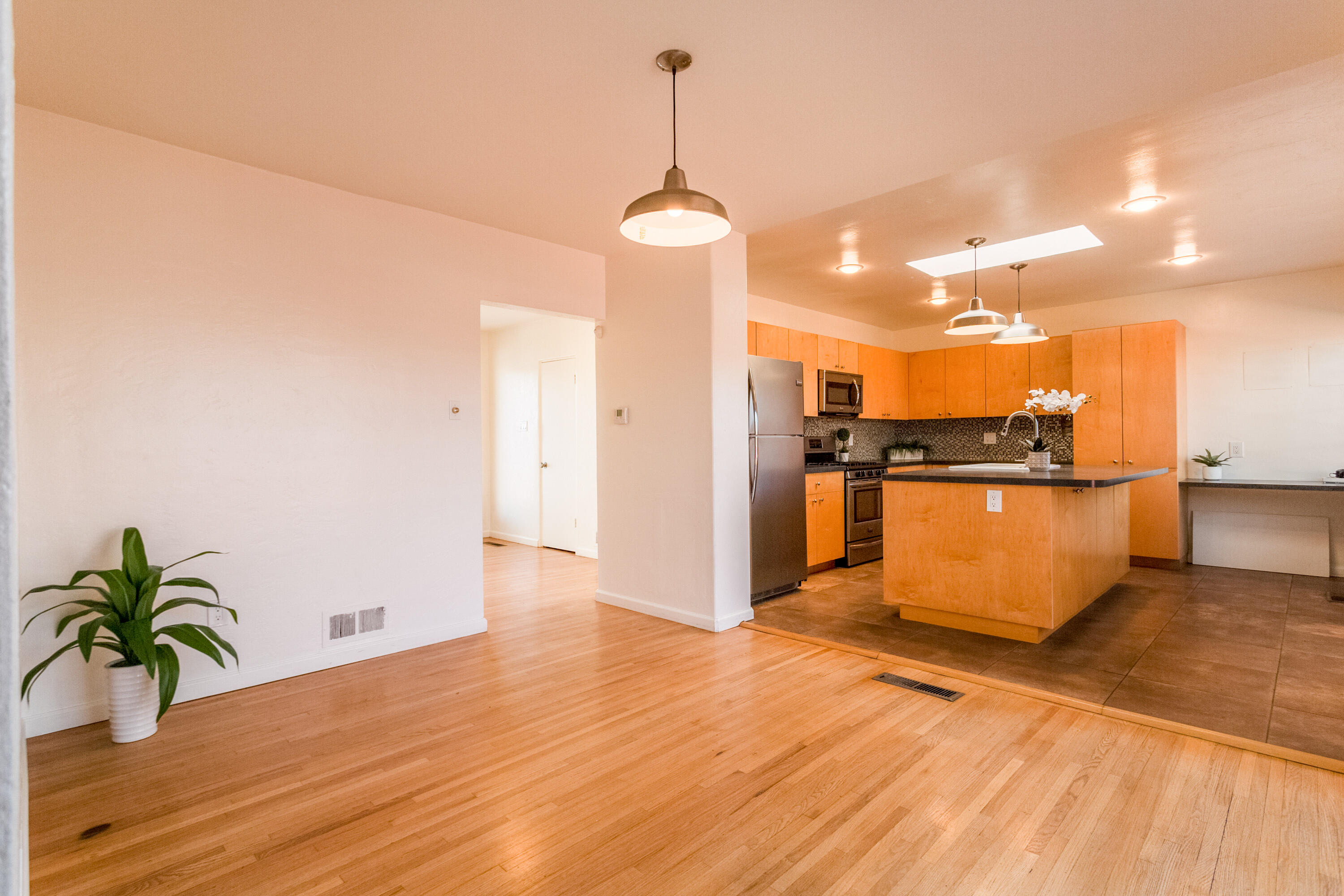 4611 Constitution Avenue NE