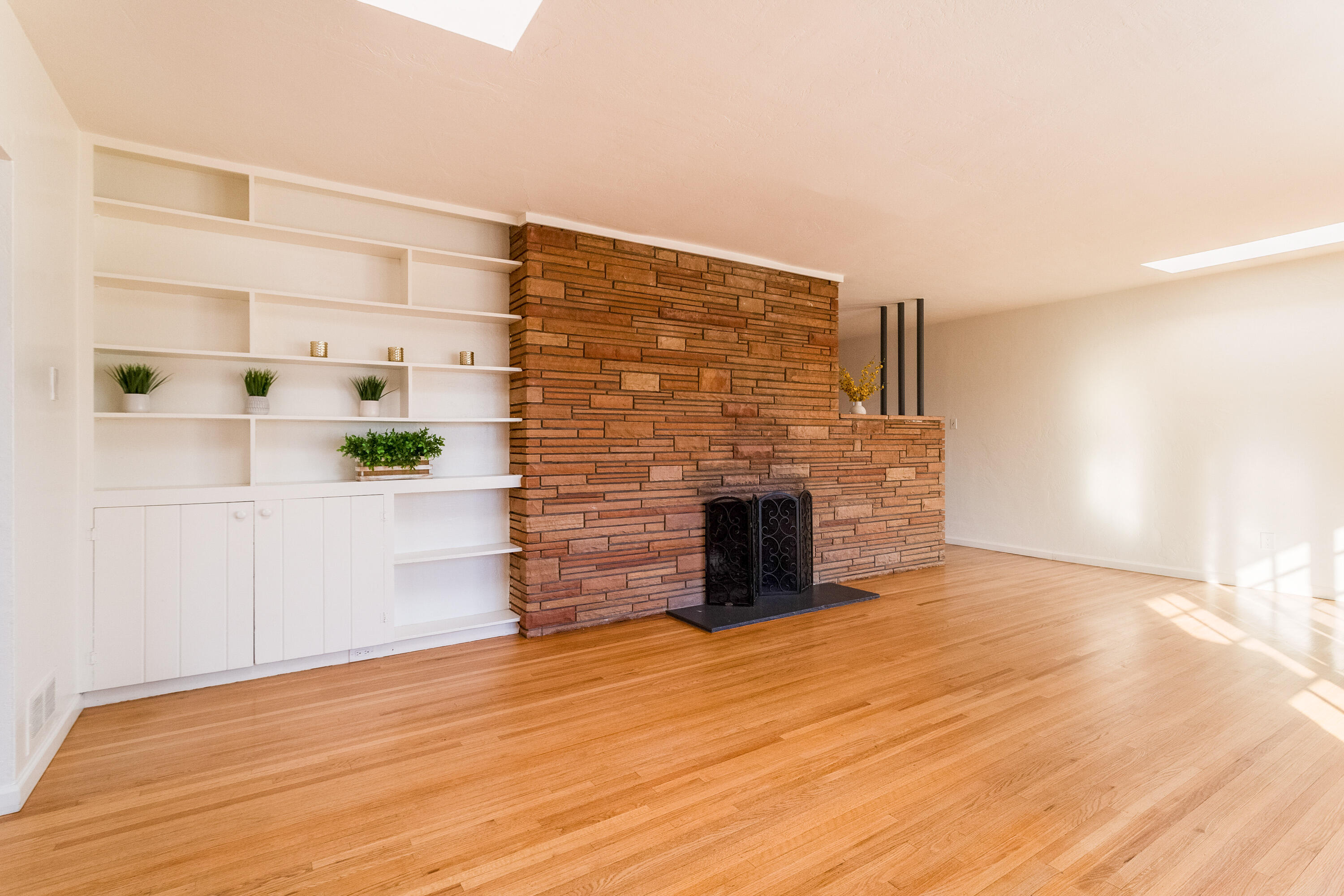 4611 Constitution Avenue NE