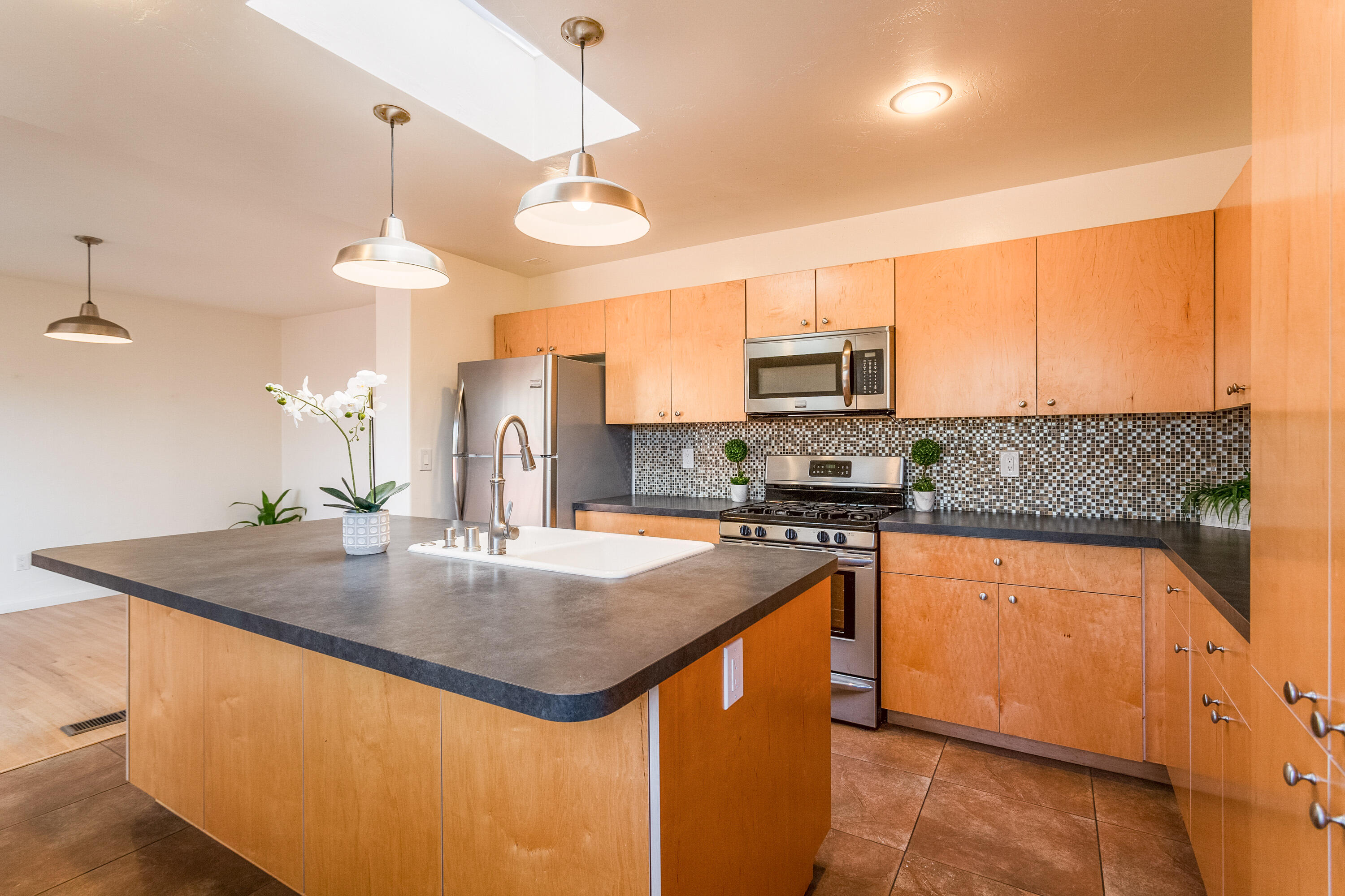 4611 Constitution Avenue NE