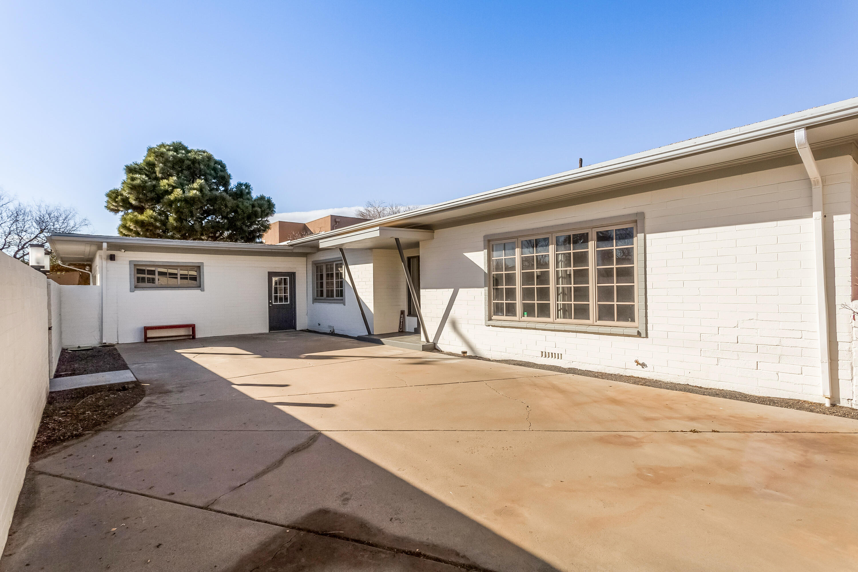 4611 Constitution Avenue NE