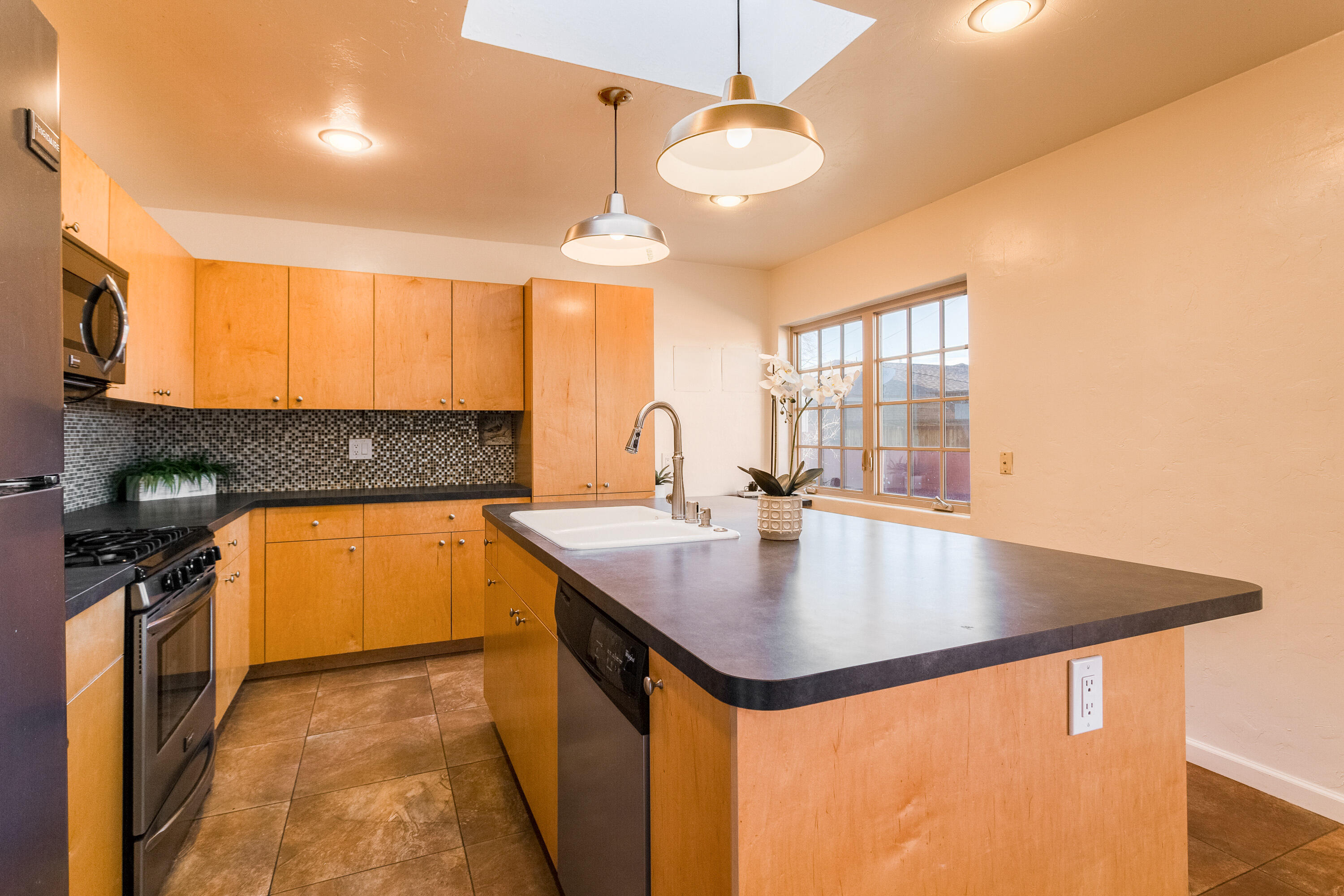 4611 Constitution Avenue NE